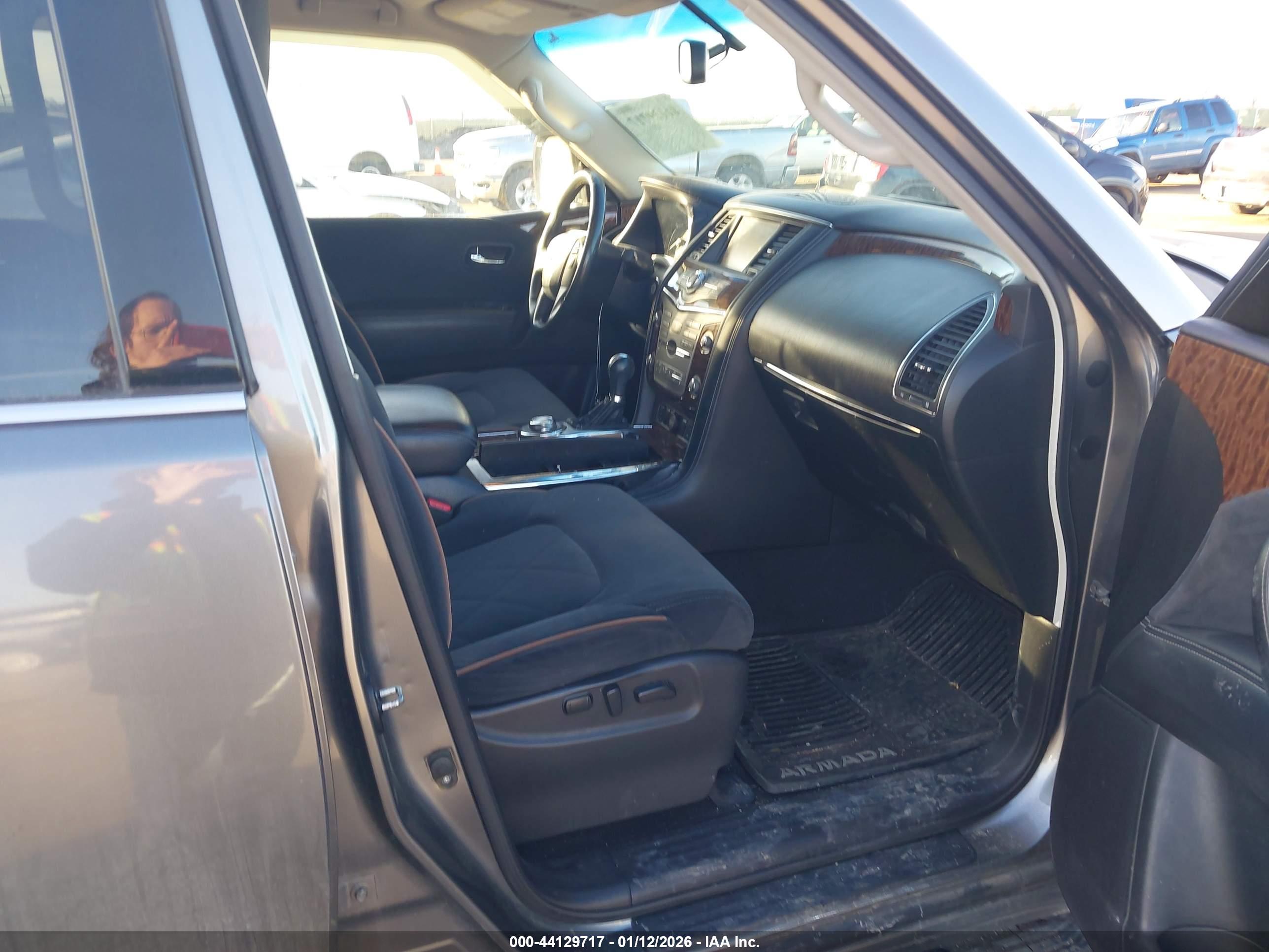 NISSAN ARMADA image 5