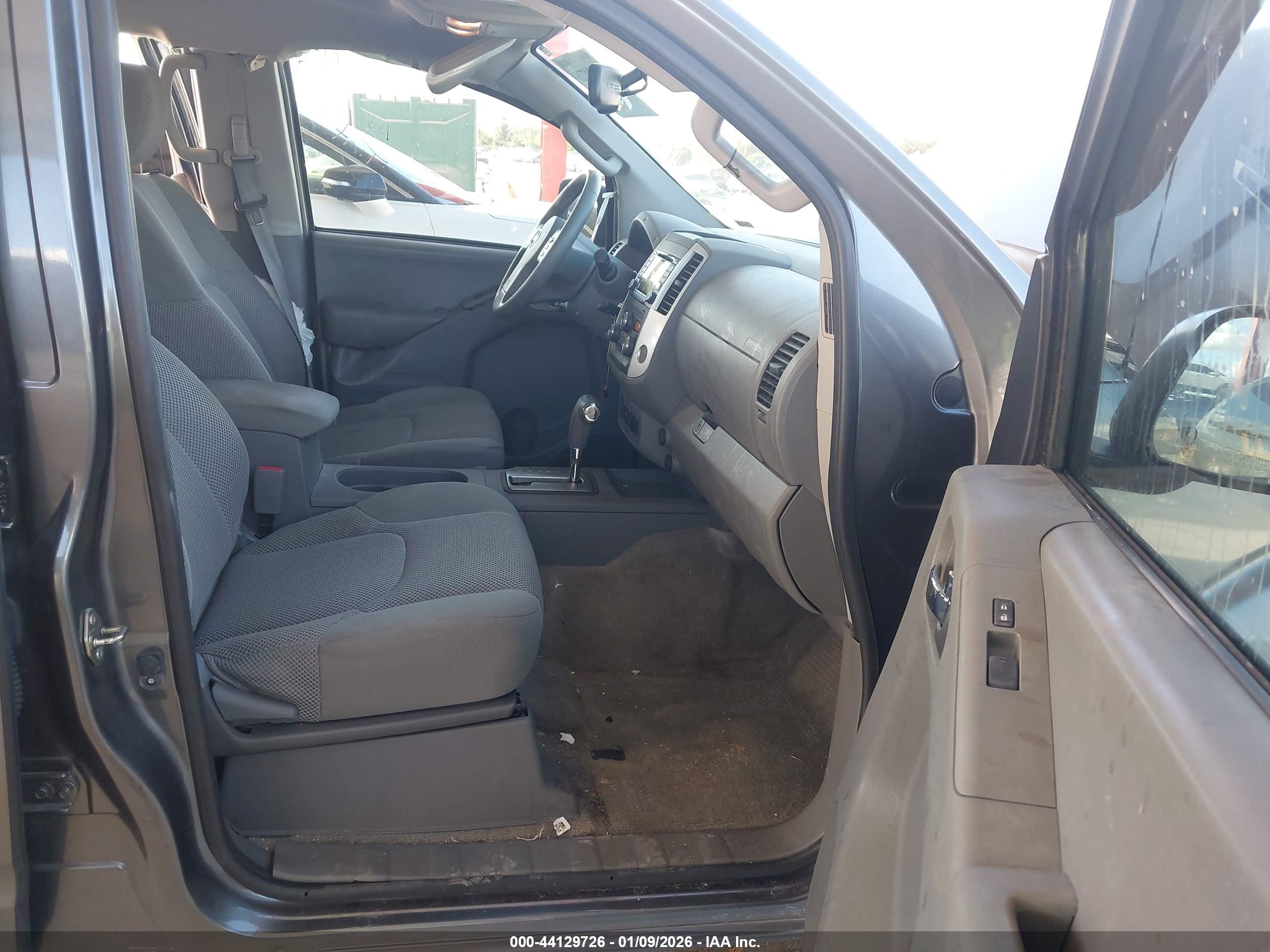NISSAN FRONTIER image 5