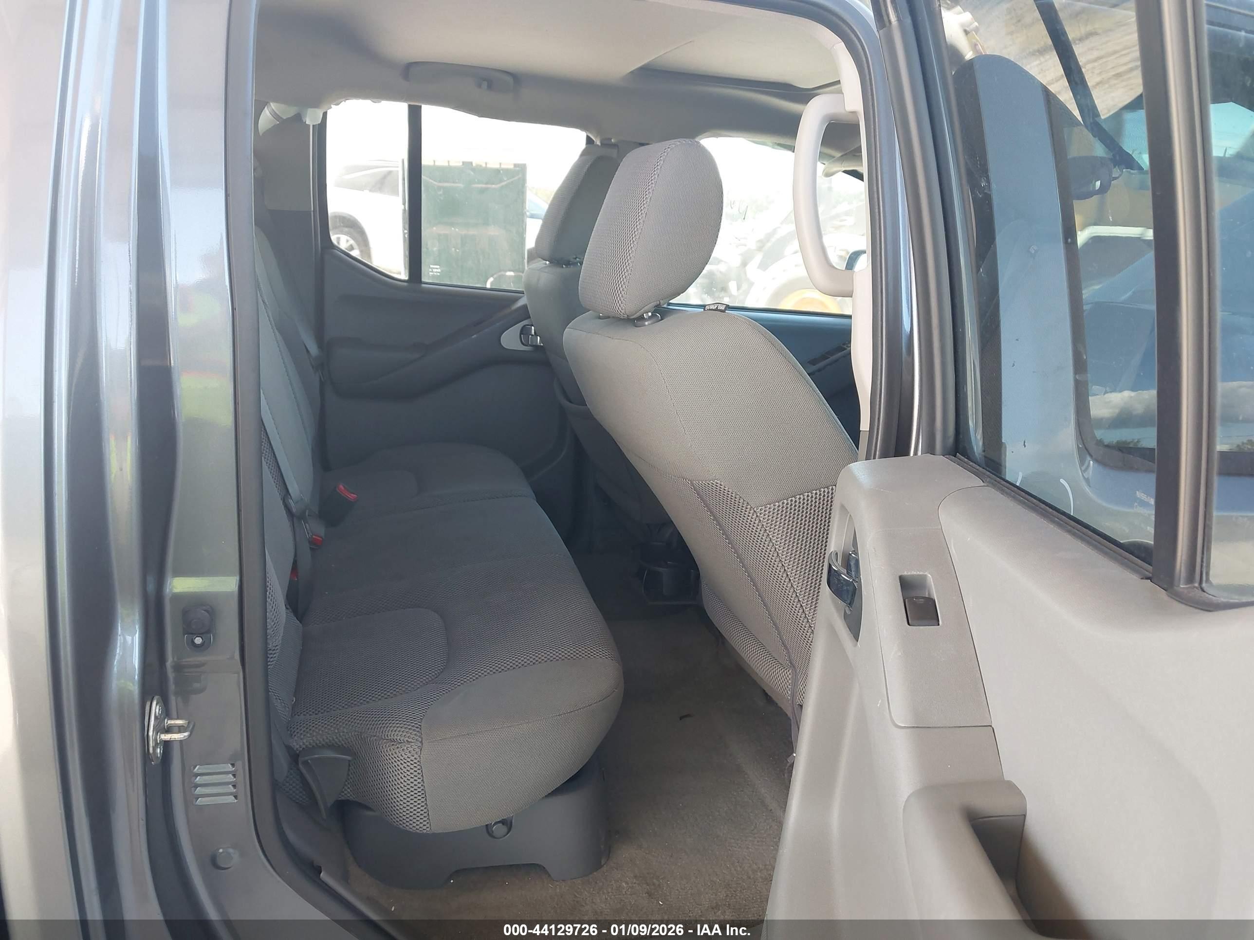 NISSAN FRONTIER image 8