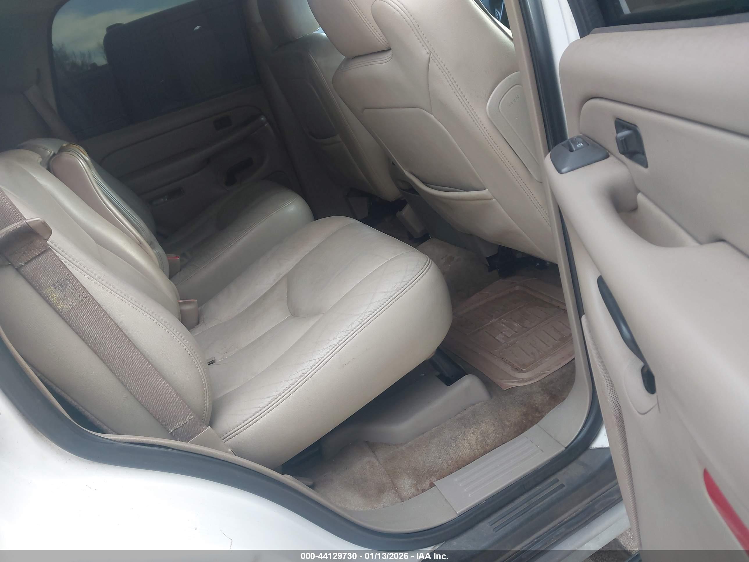 CHEVROLET TAHOE image 8