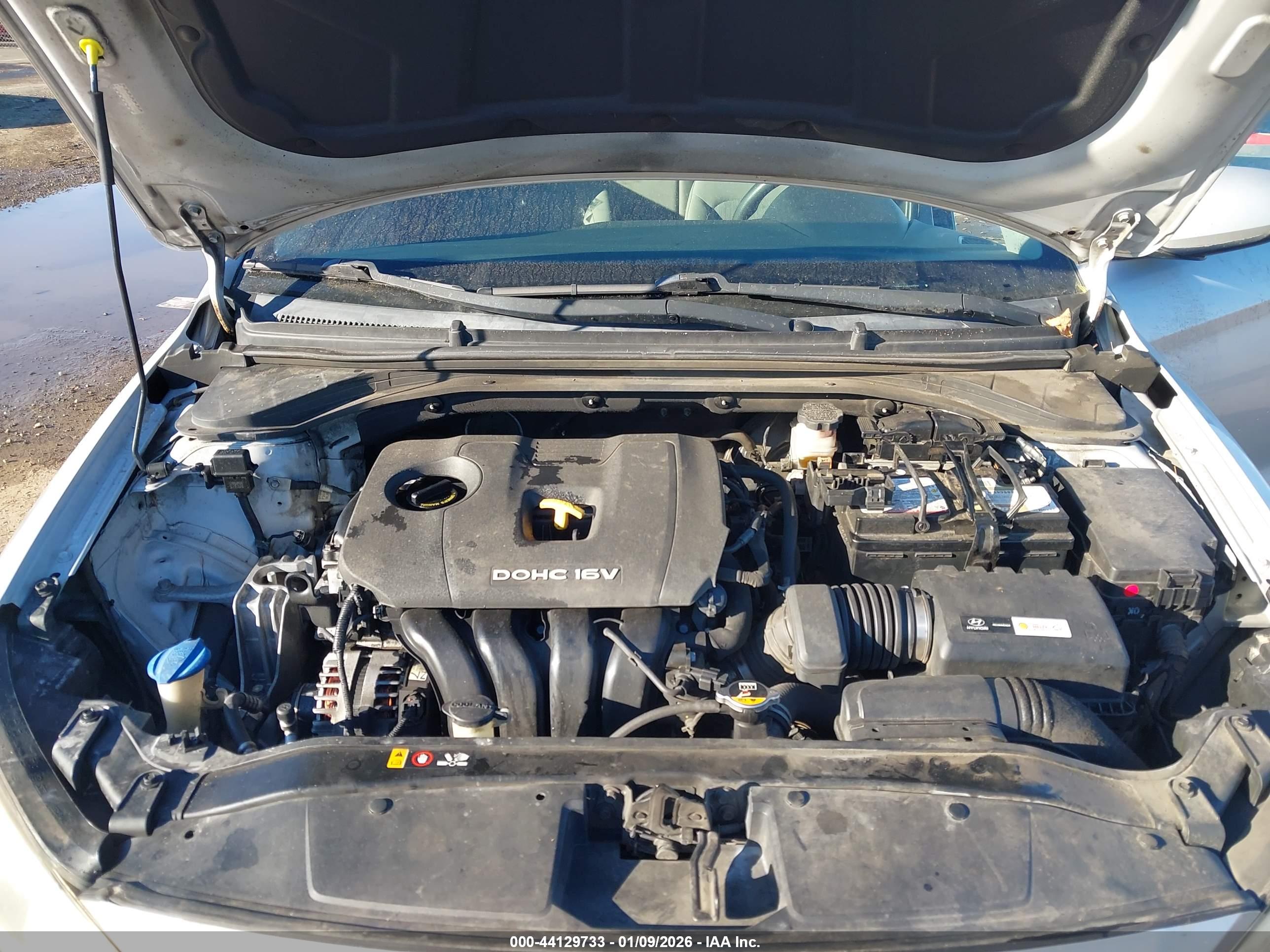 HYUNDAI ELANTRA image 10