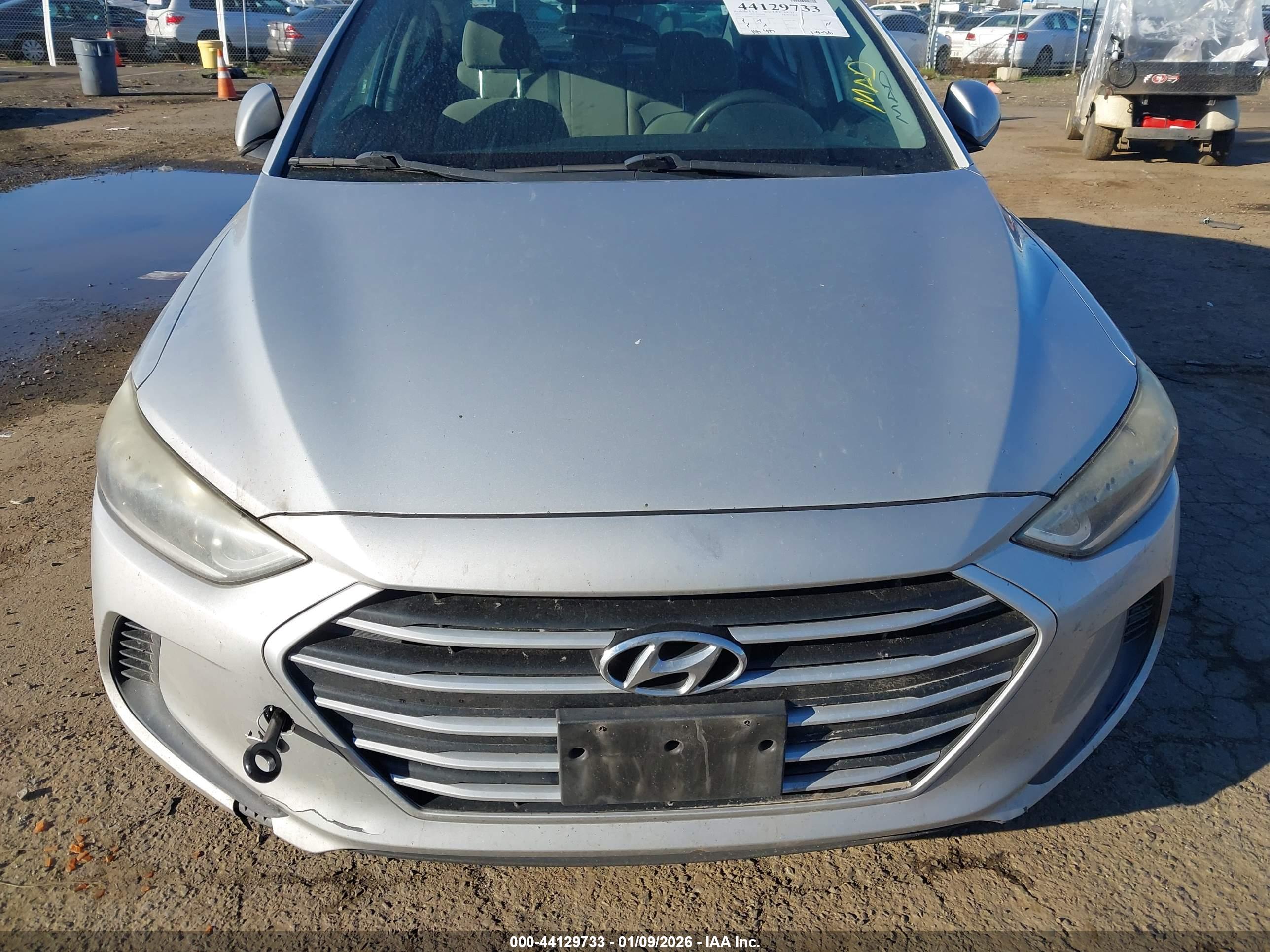 HYUNDAI ELANTRA image 6