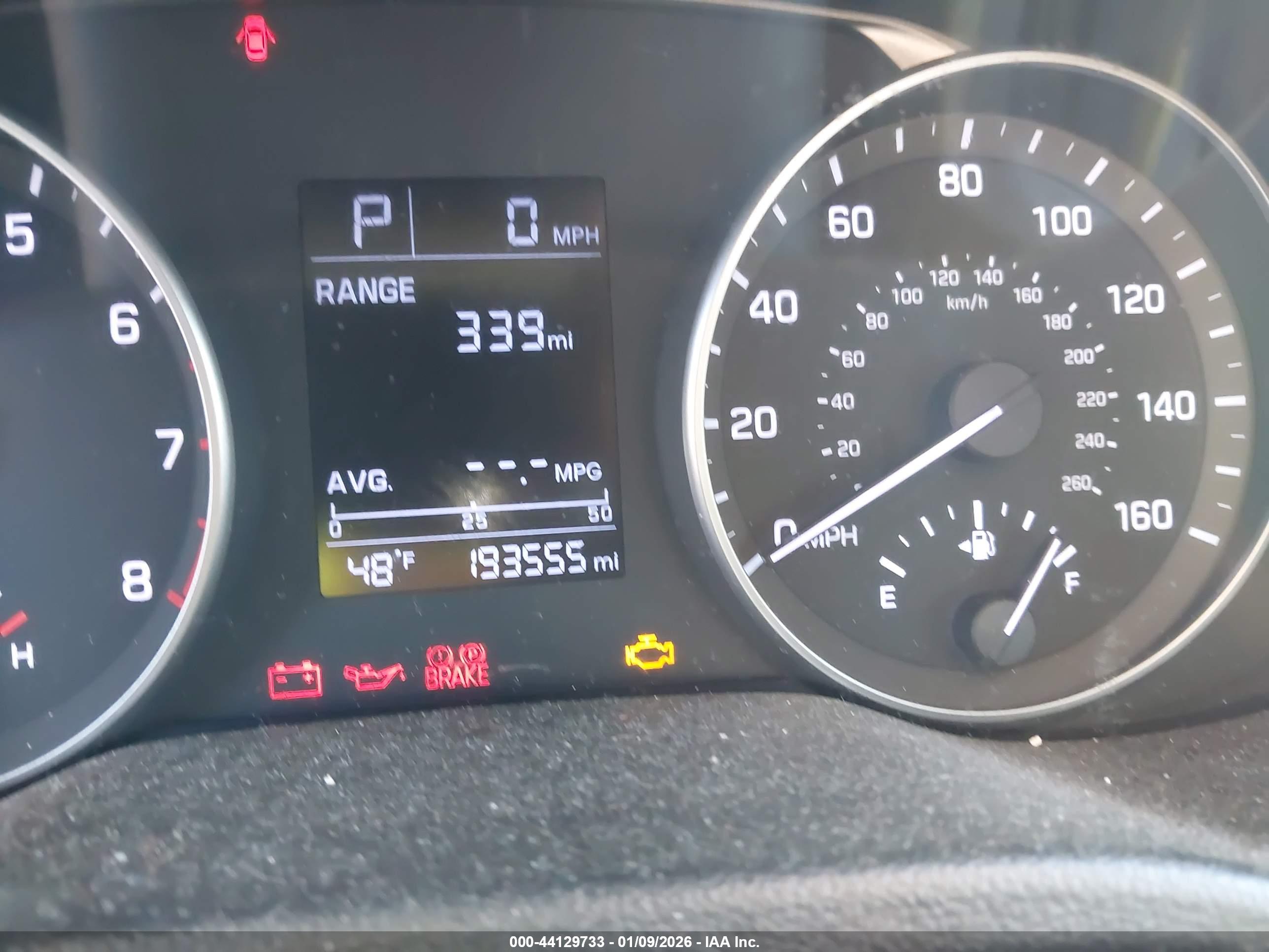 HYUNDAI ELANTRA image 7
