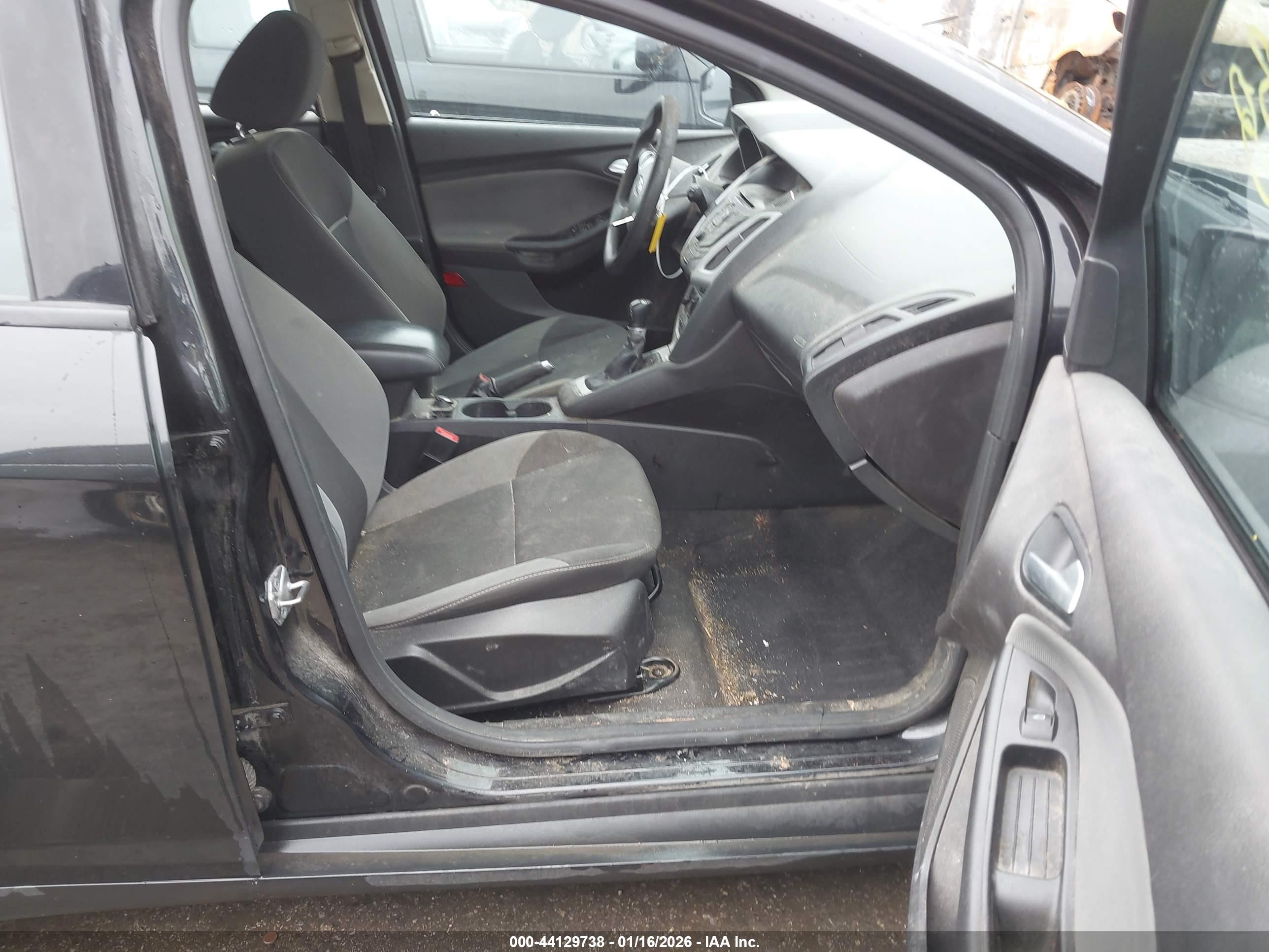 FORD FOCUS image 5