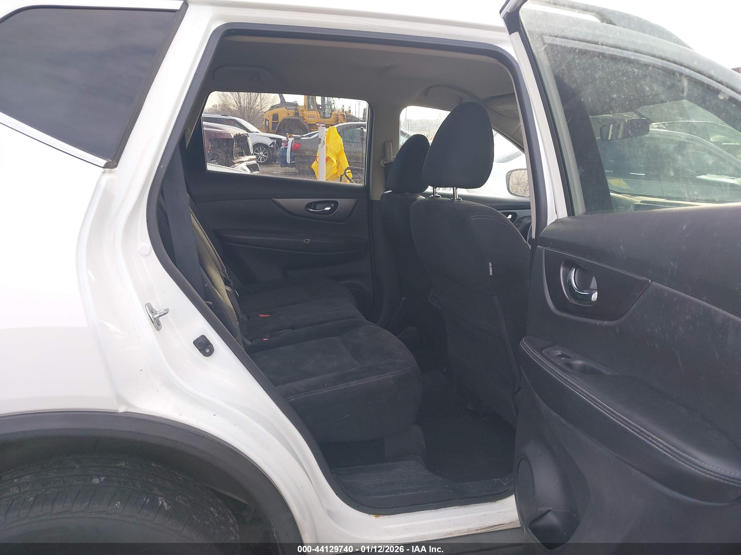 NISSAN ROGUE image 8