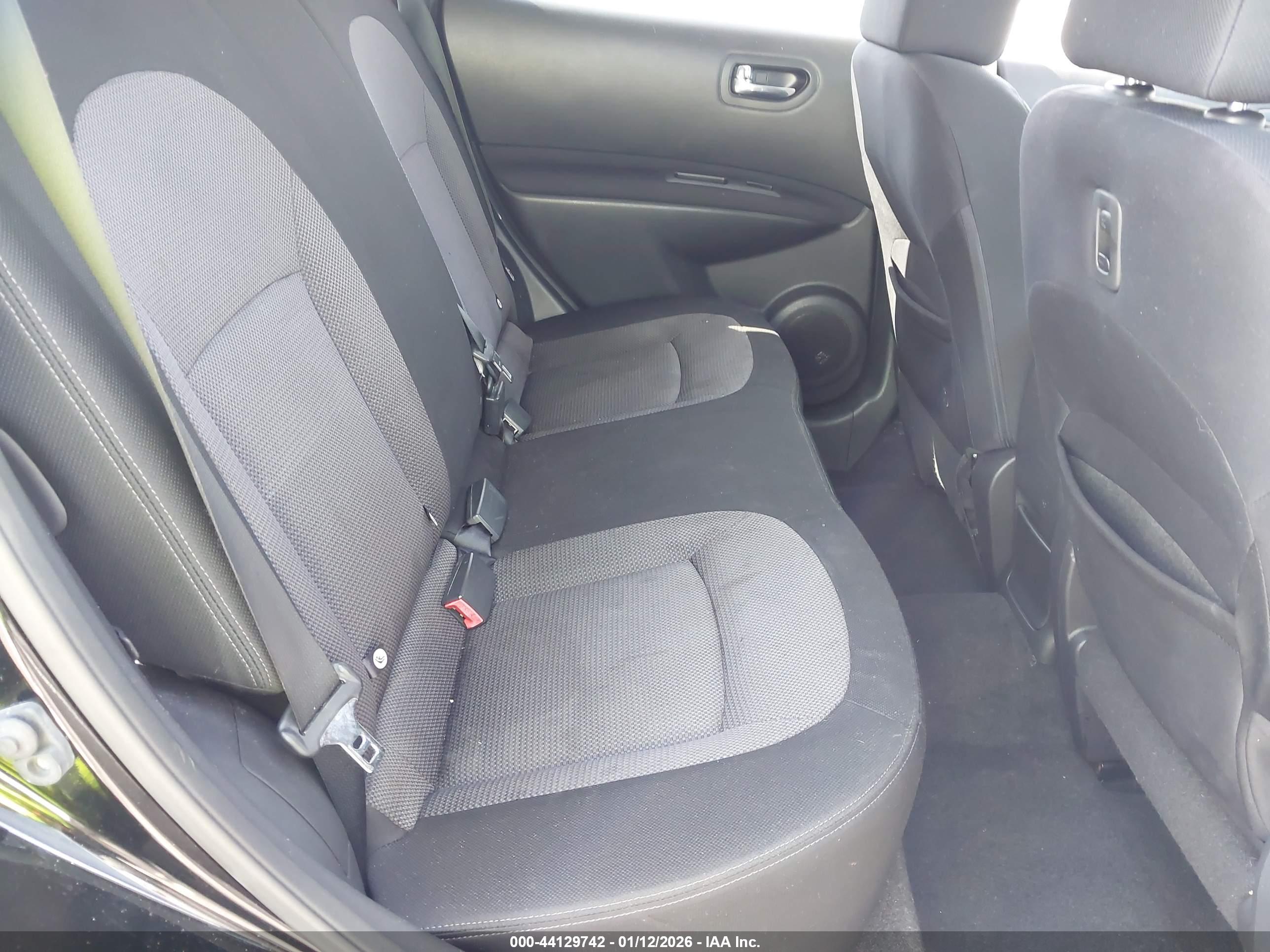 NISSAN ROGUE image 8
