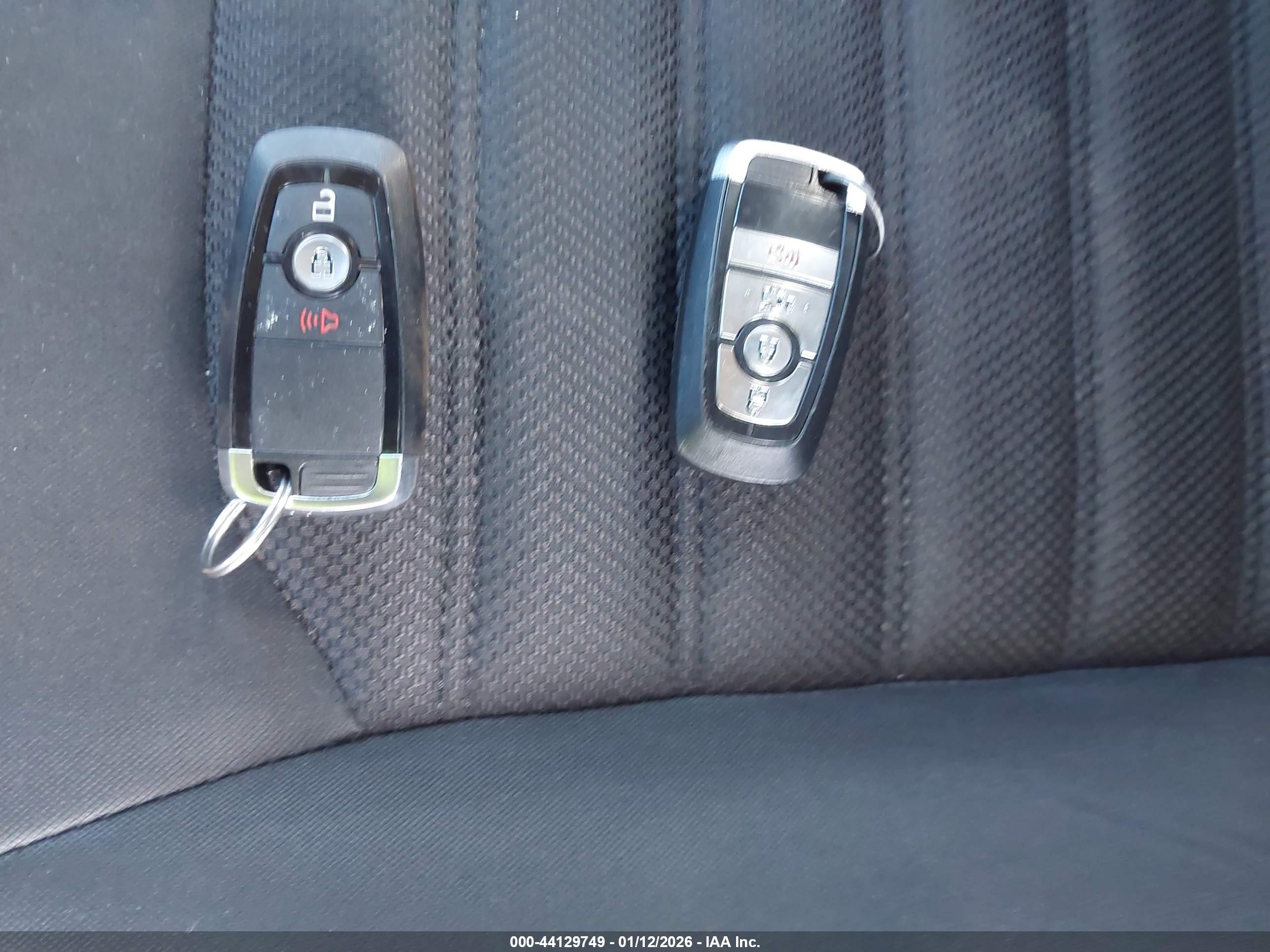 FORD FUSION image 11