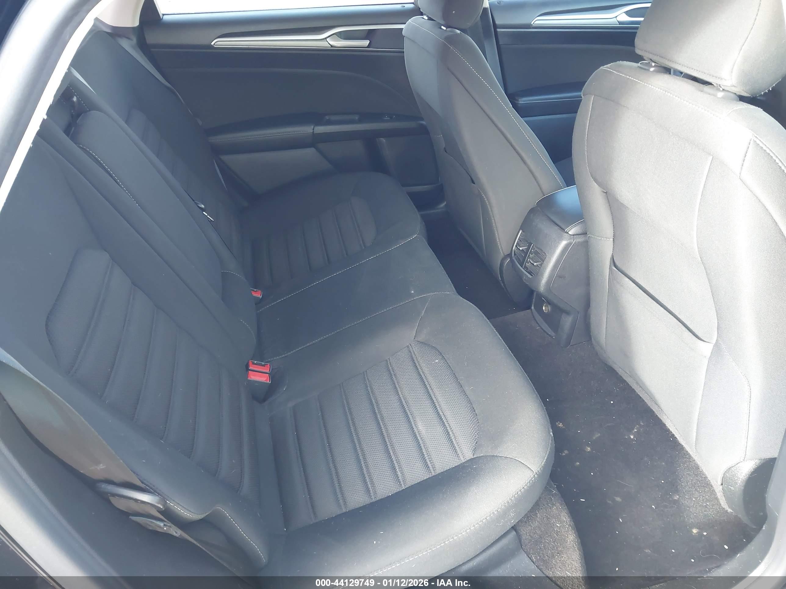 FORD FUSION image 8