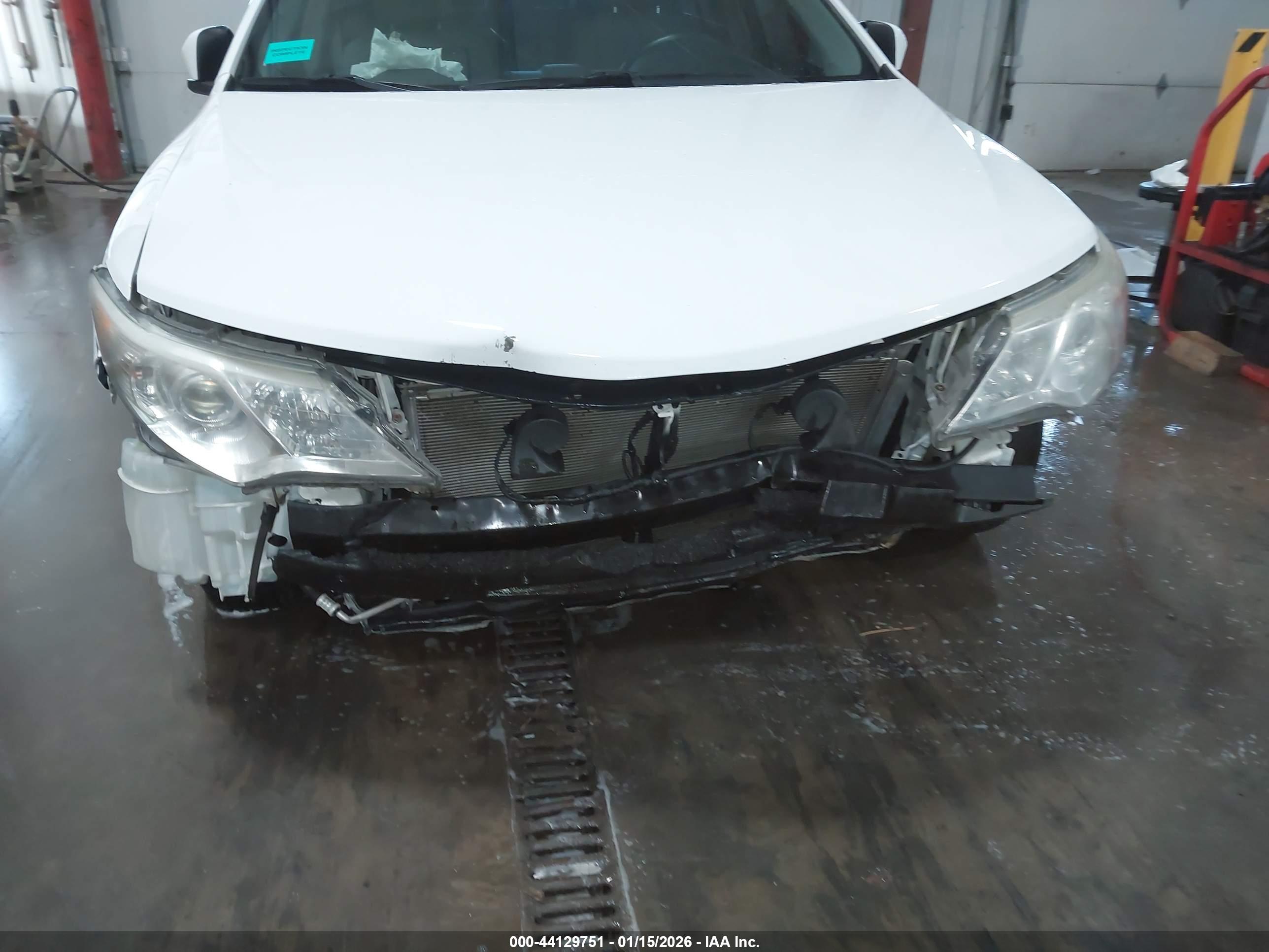 TOYOTA CAMRY image 6