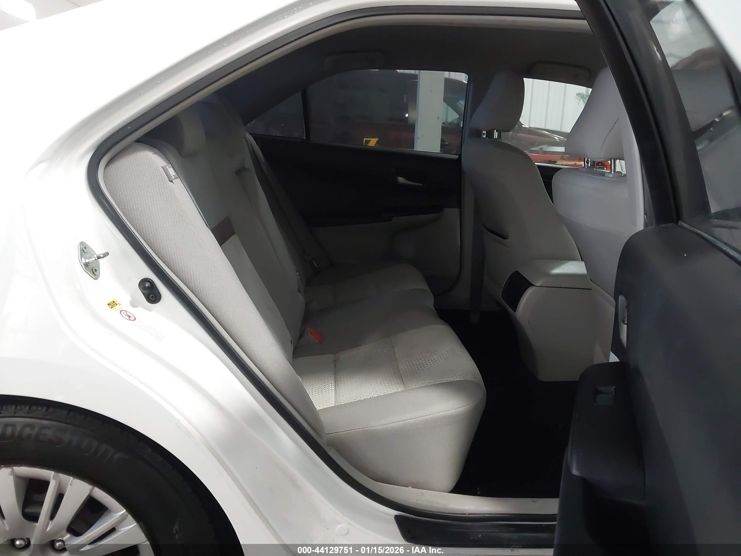 TOYOTA CAMRY image 8
