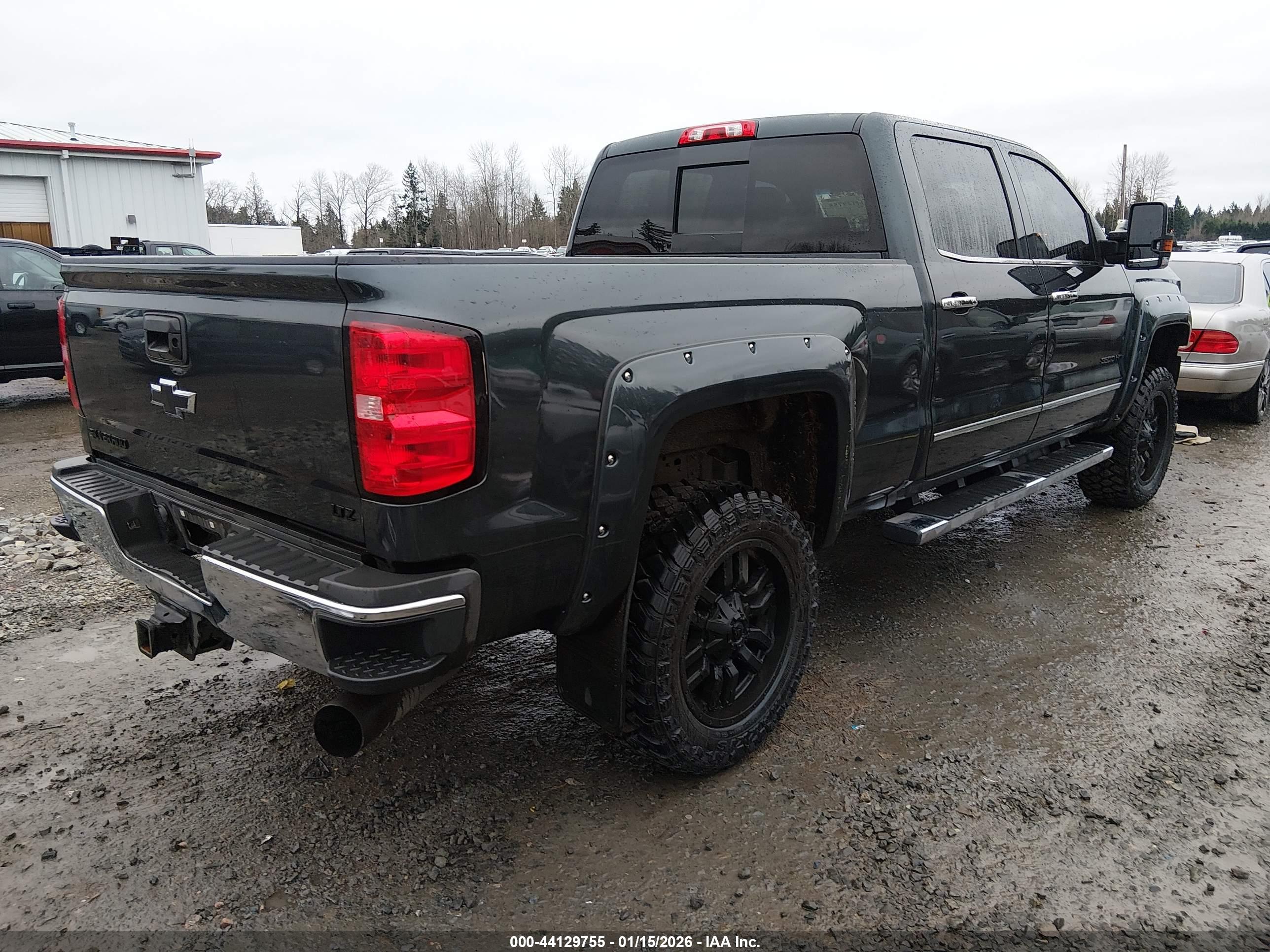 CHEVROLET SILVERADO image 4