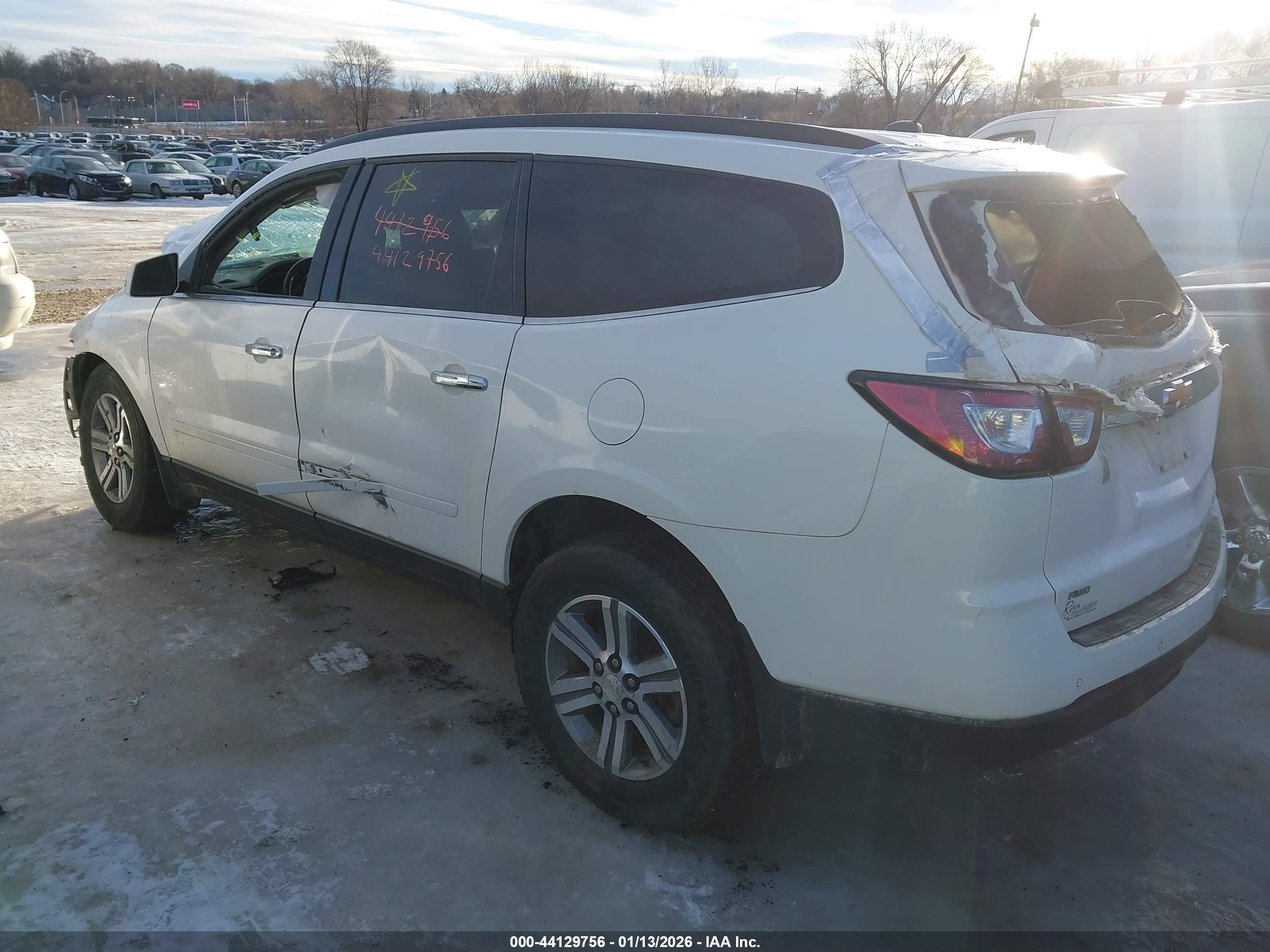 CHEVROLET TRAVERSE image 3