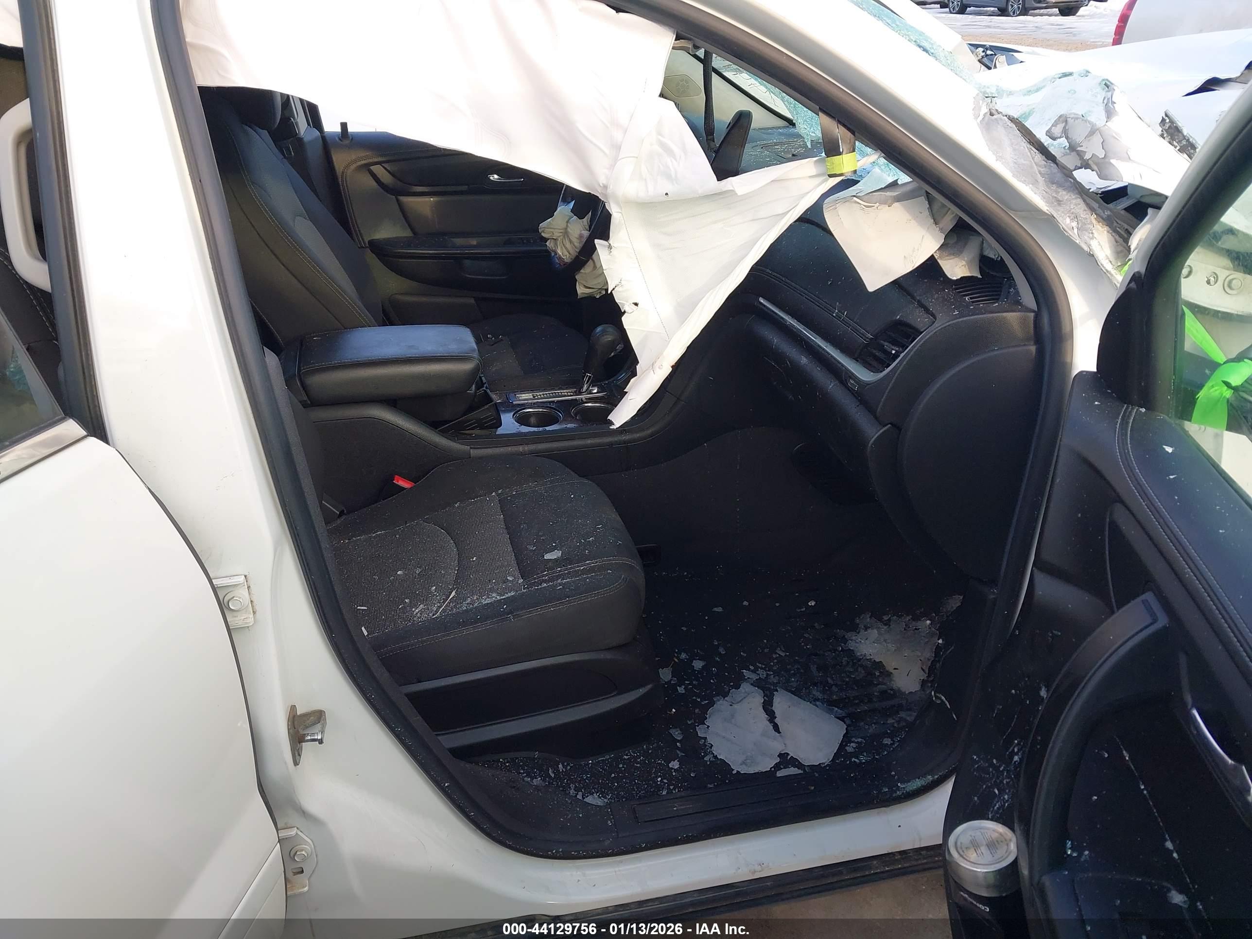 CHEVROLET TRAVERSE image 5