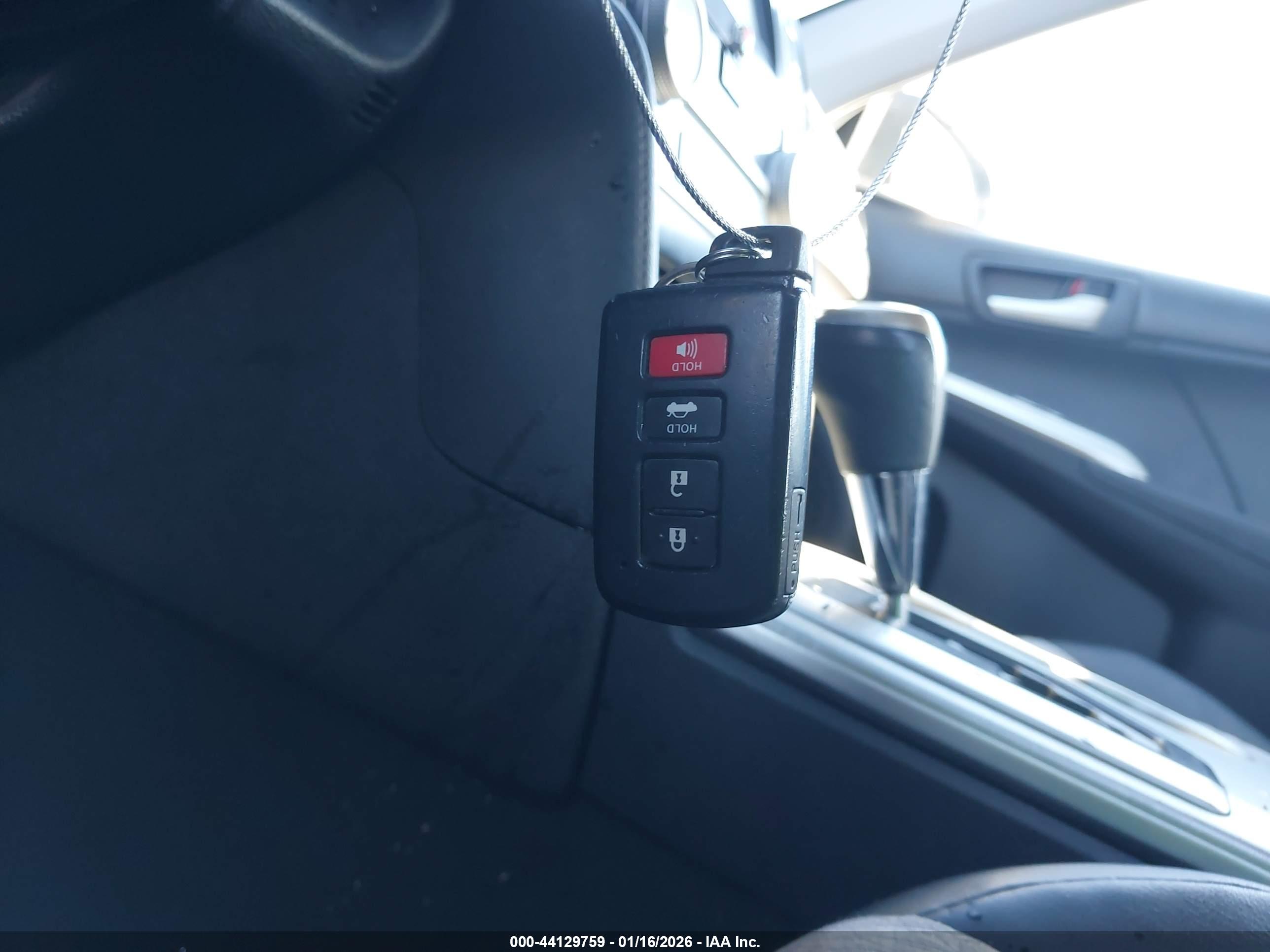 TOYOTA CAMRY image 11
