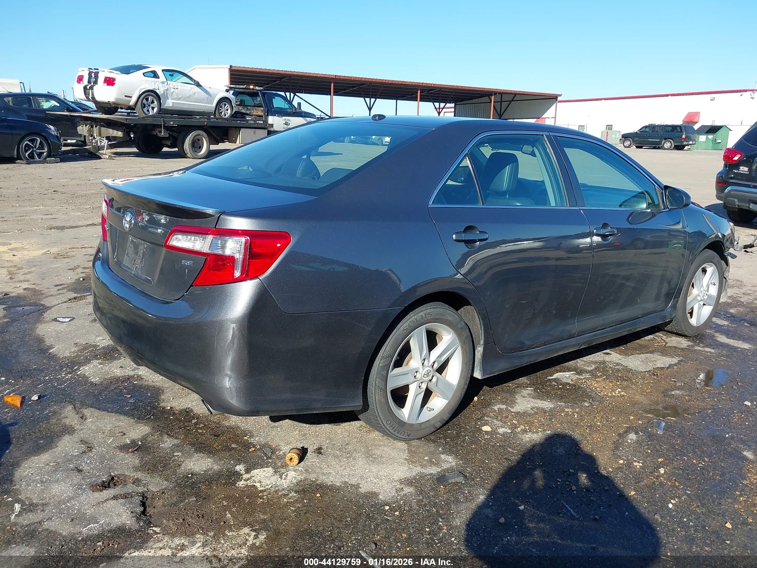 TOYOTA CAMRY image 4
