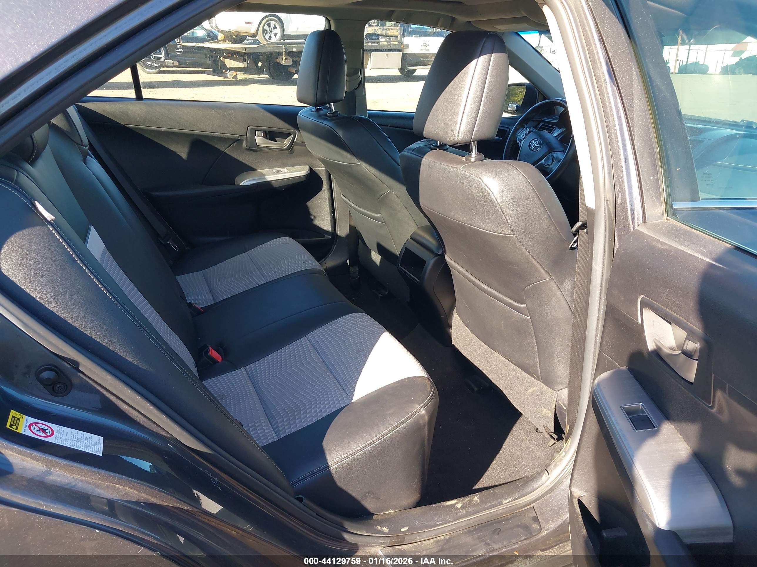 TOYOTA CAMRY image 8