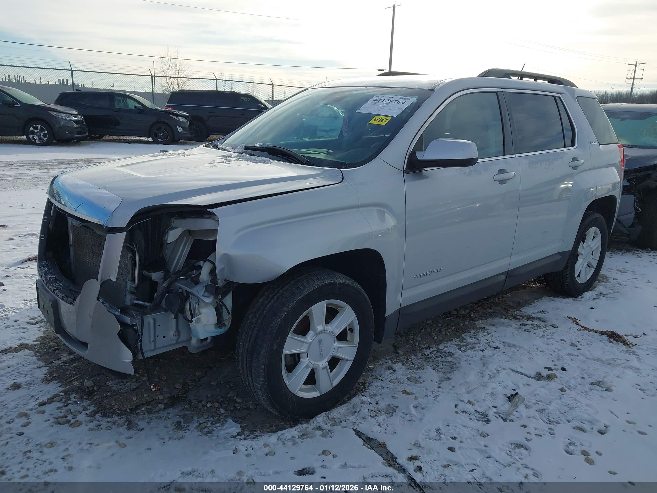 GMC TERRAIN image 2
