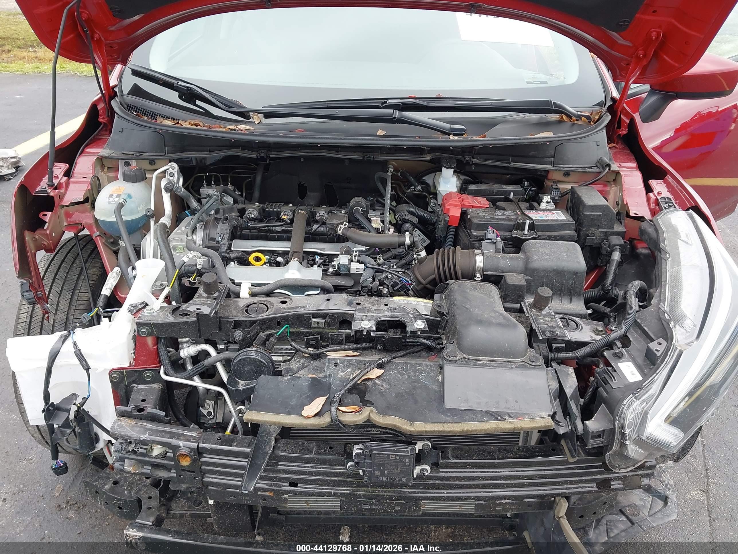 NISSAN VERSA image 10