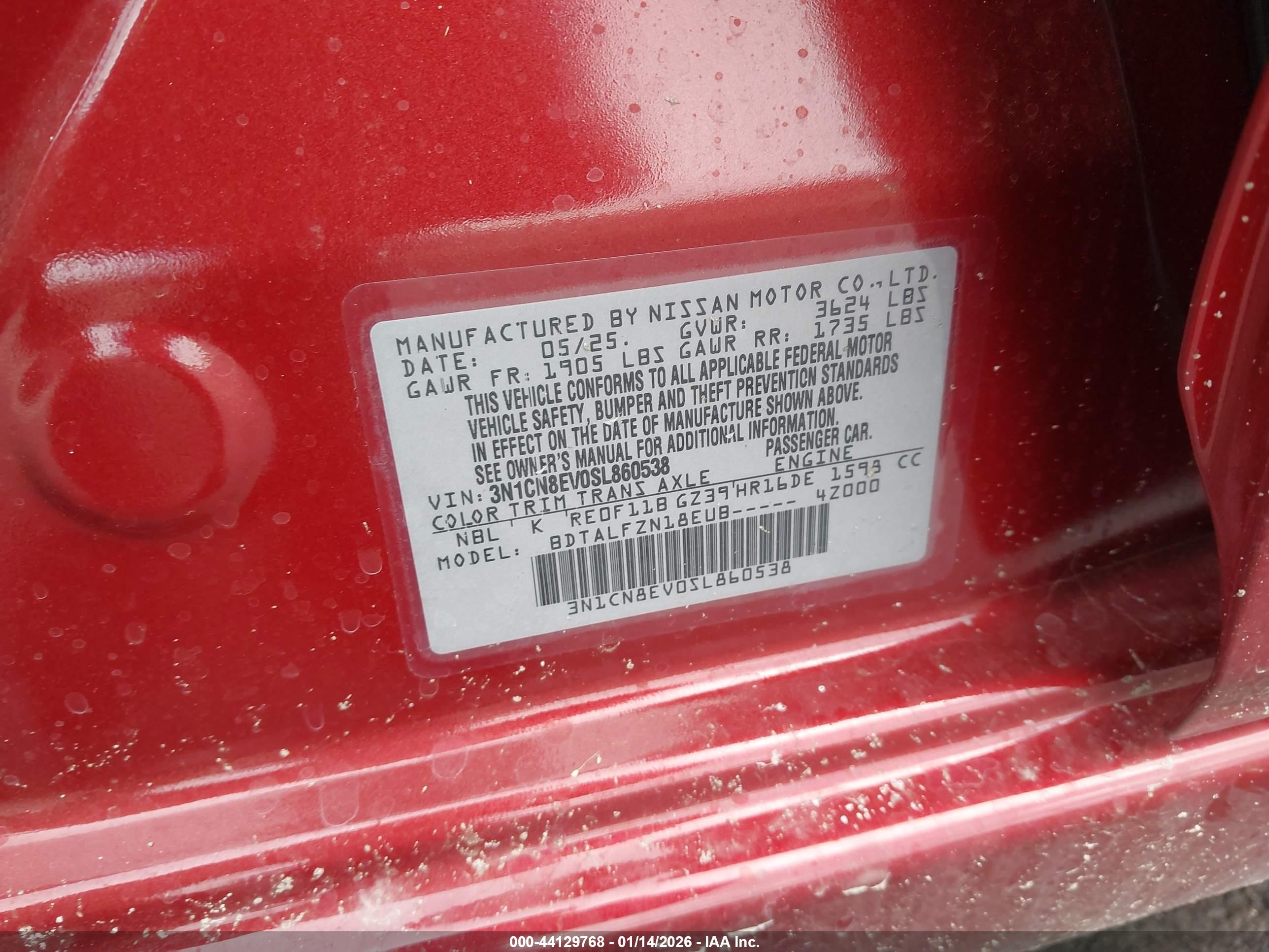 NISSAN VERSA image 9