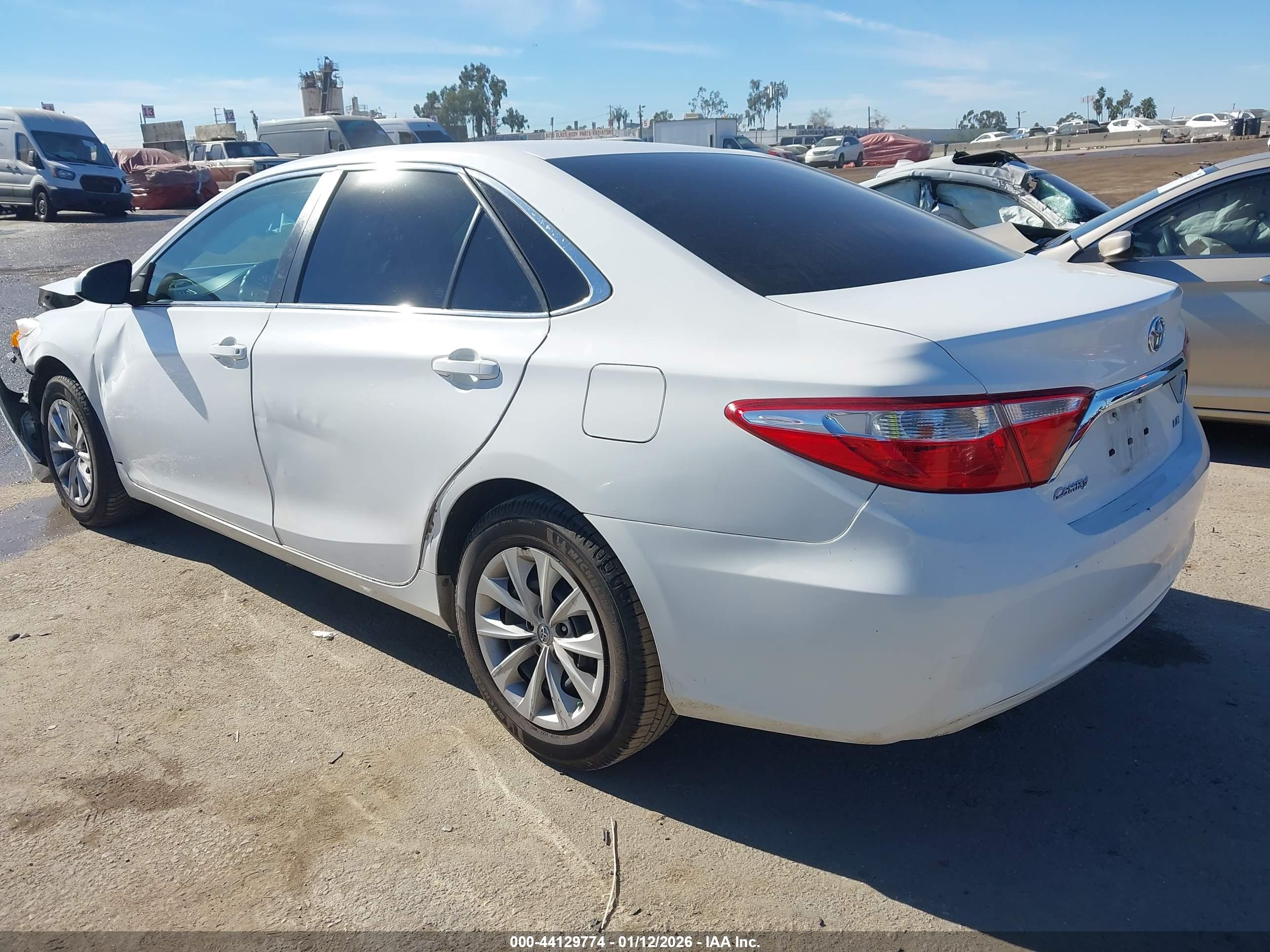 TOYOTA CAMRY image 3