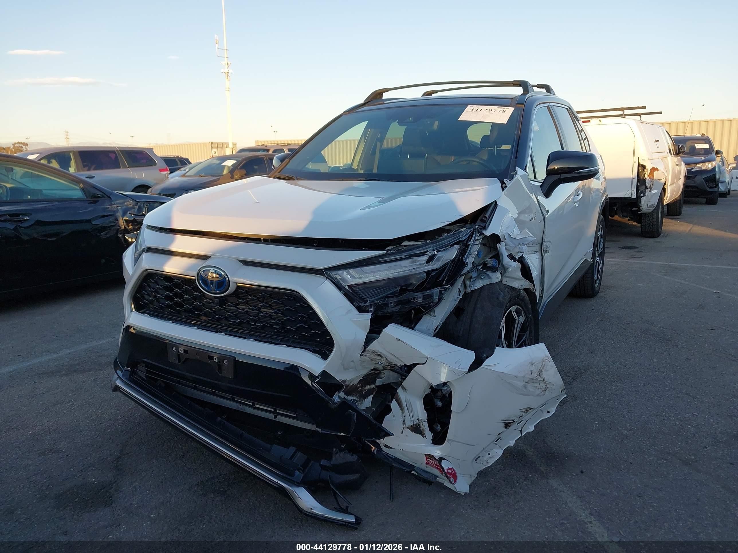 TOYOTA RAV4 image 2