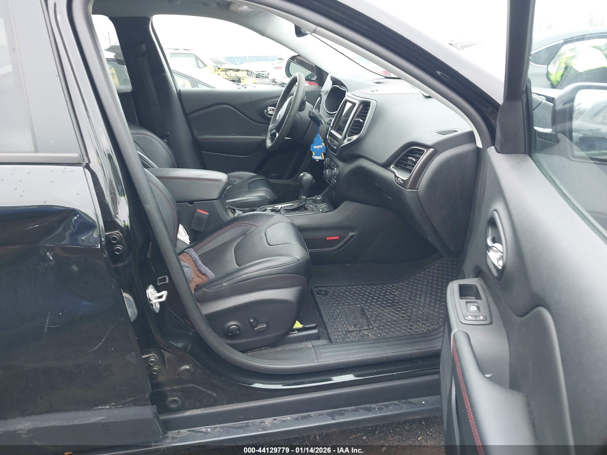 JEEP CHEROKEE image 5
