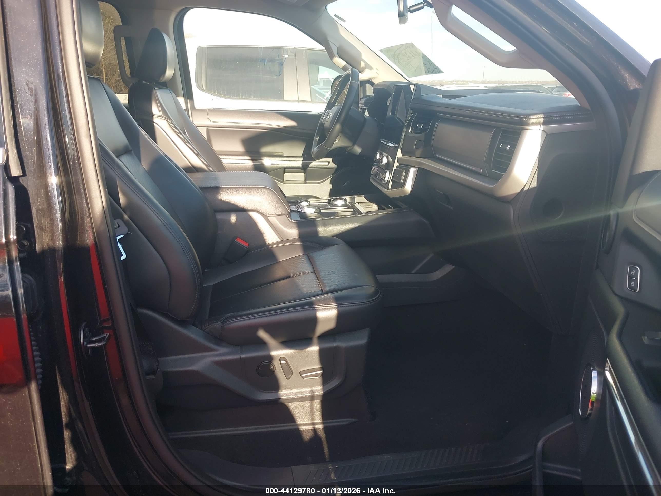 FORD EXPEDITION image 5