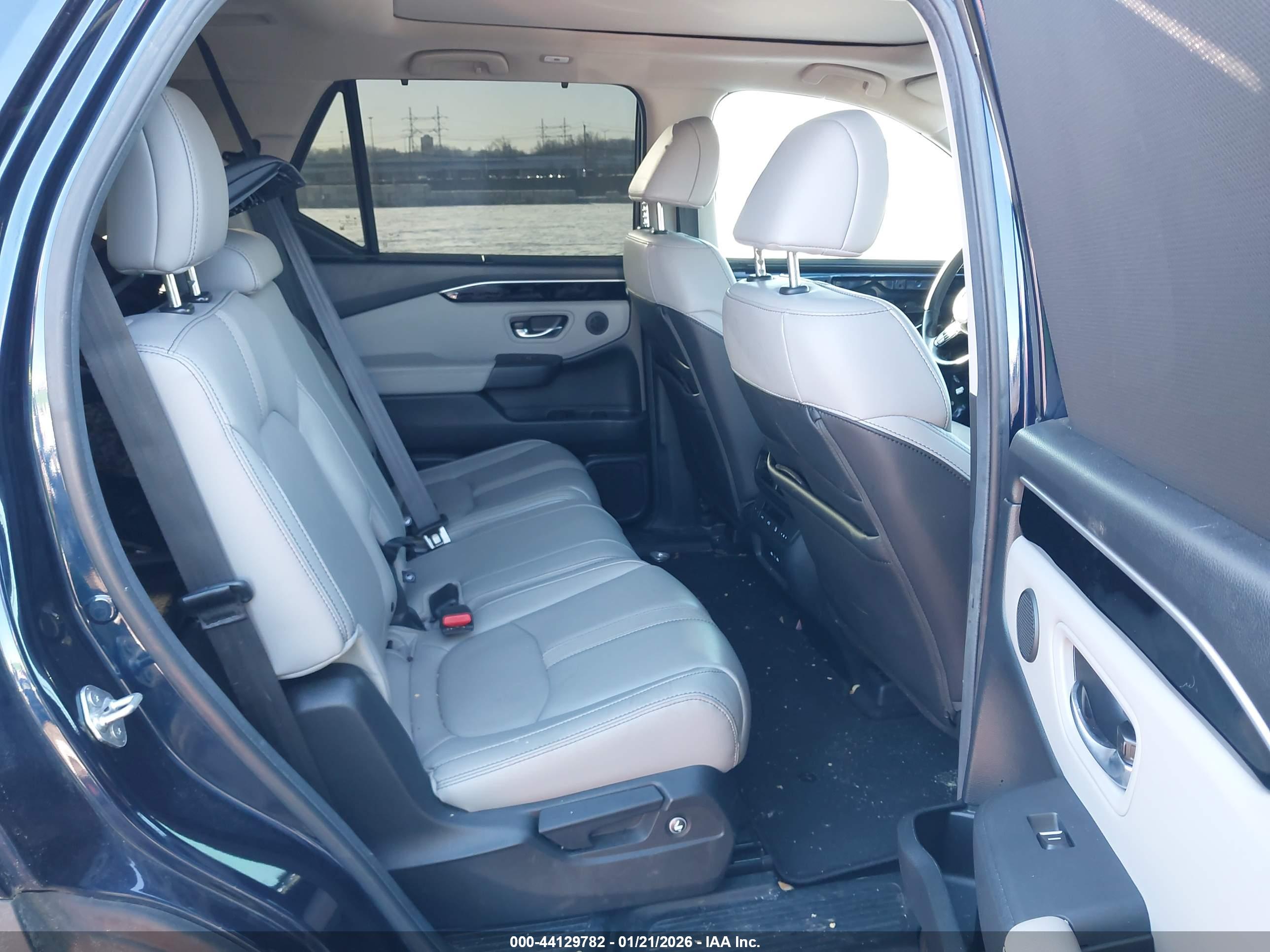 HONDA PILOT image 8