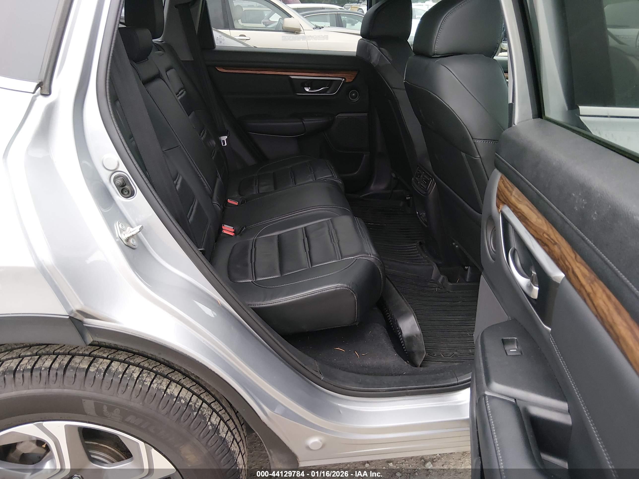 HONDA CR-V image 8