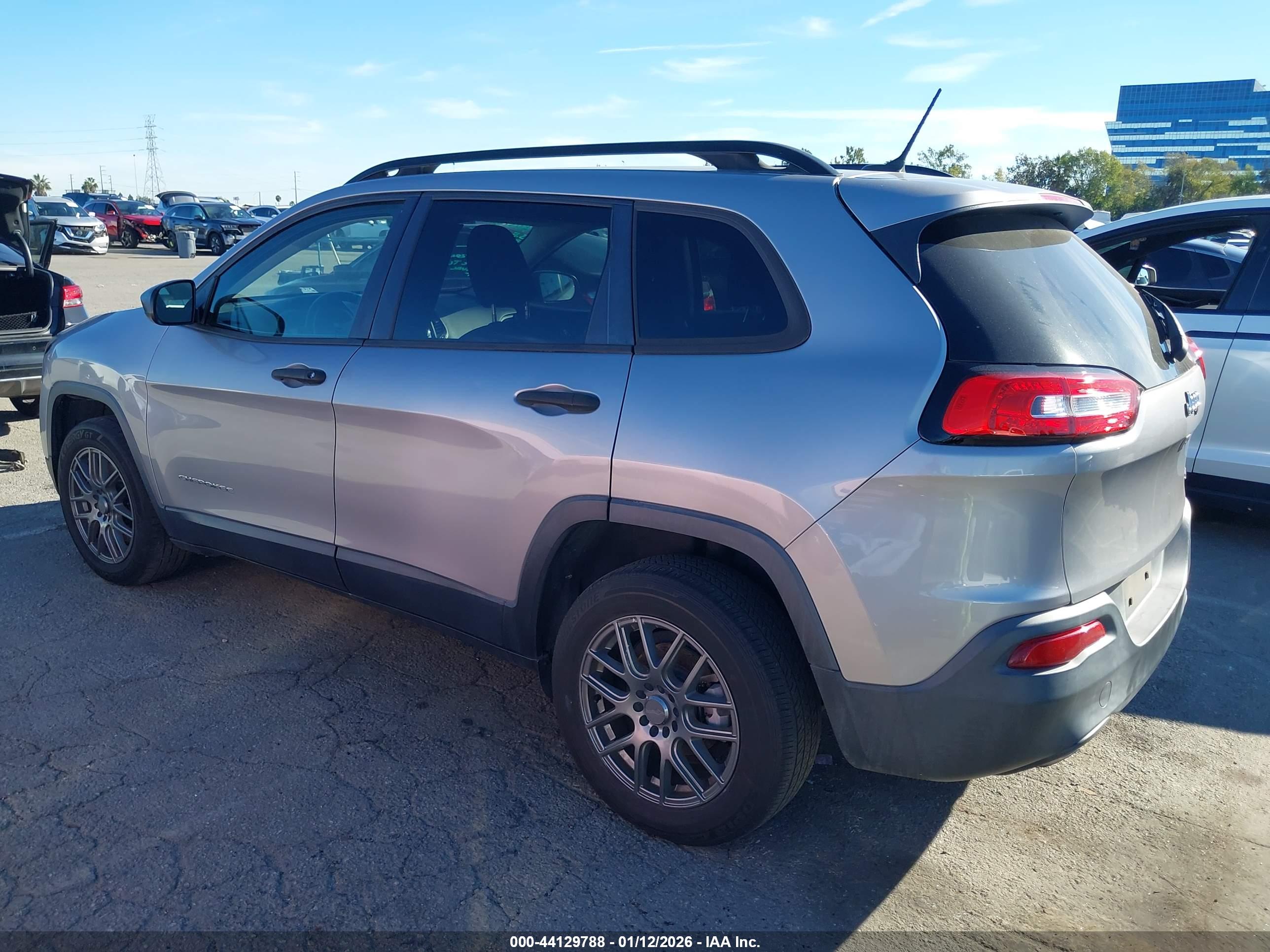 JEEP CHEROKEE image 3
