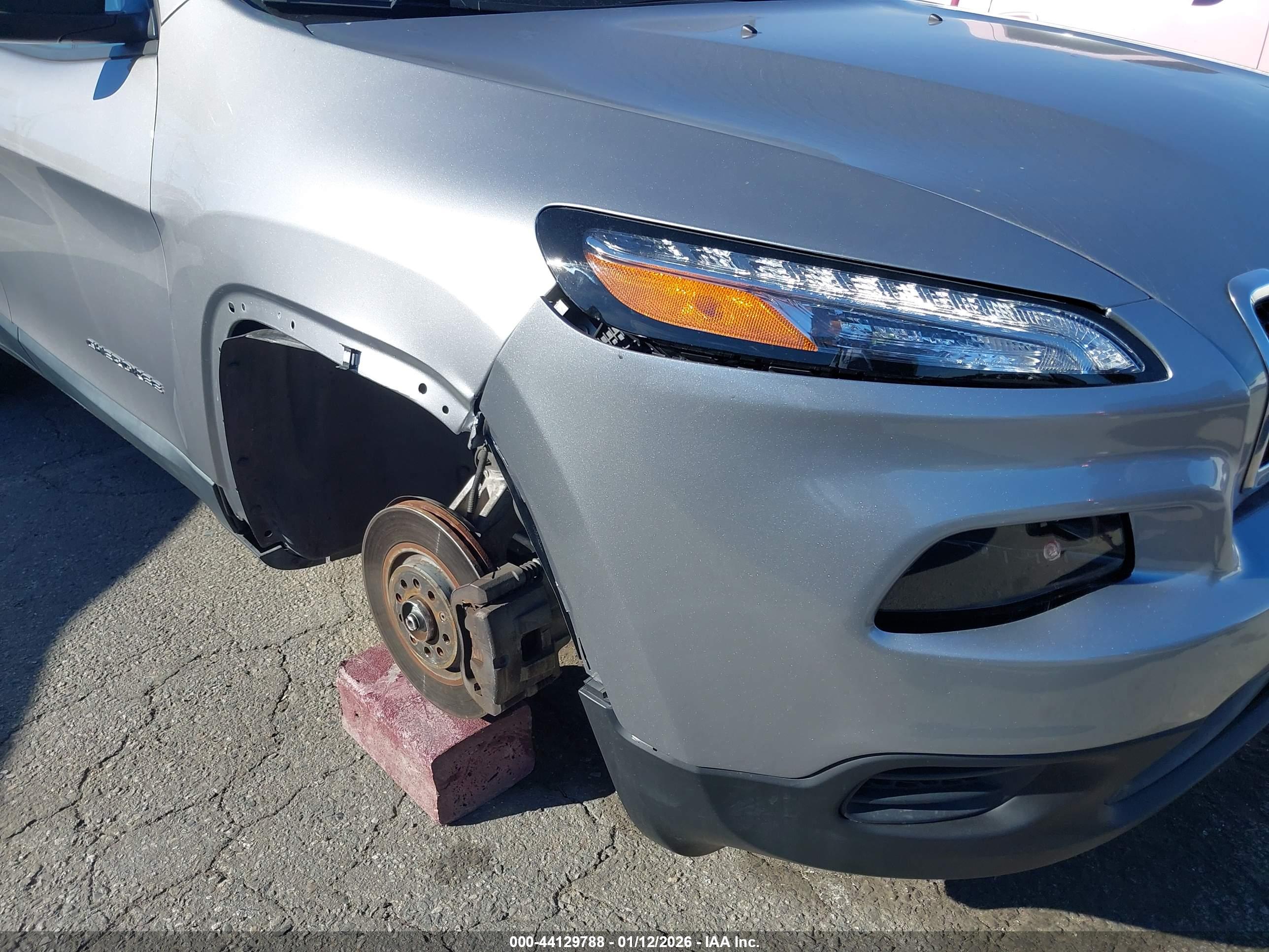 JEEP CHEROKEE image 6