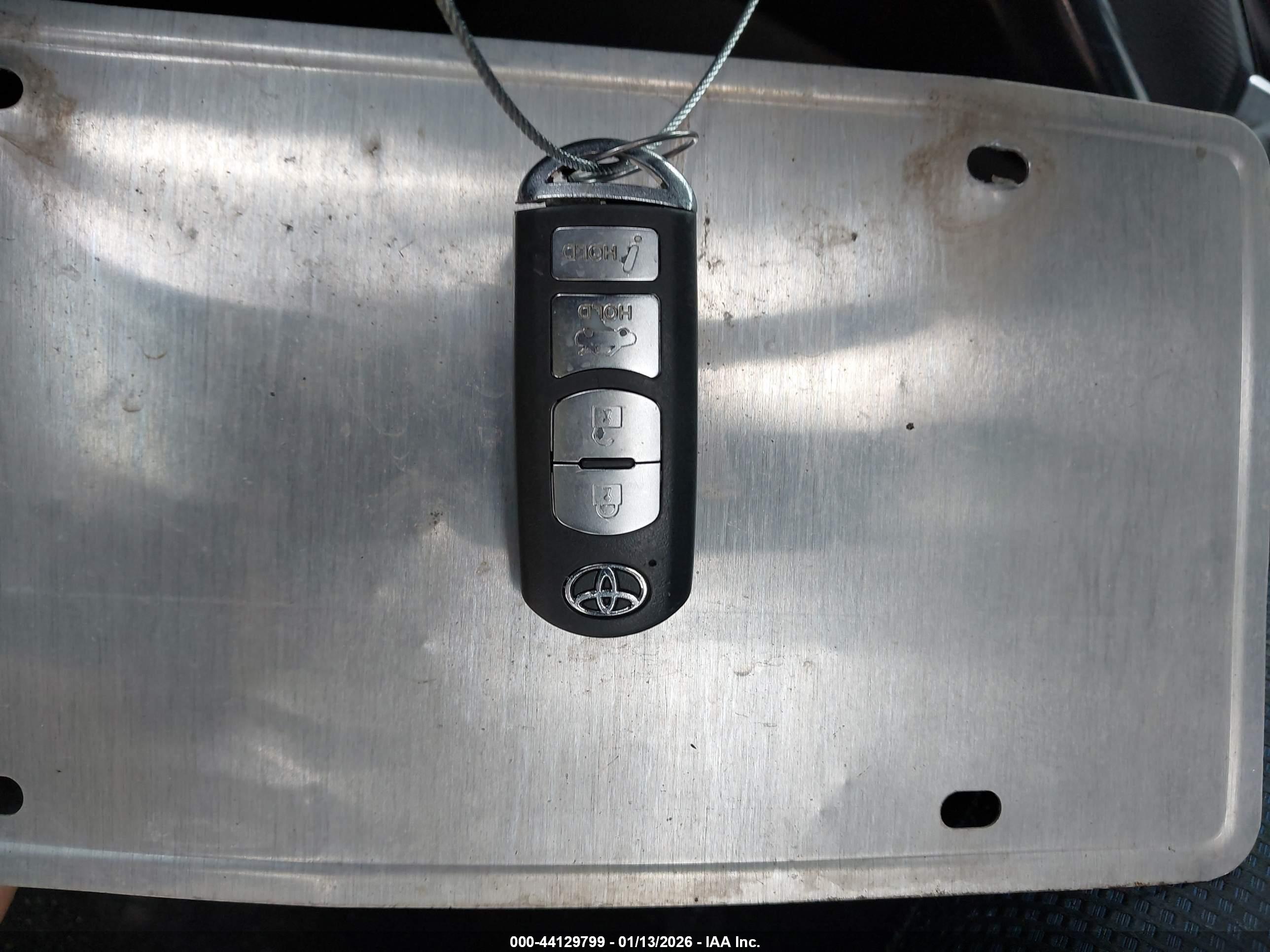 TOYOTA YARIS image 11