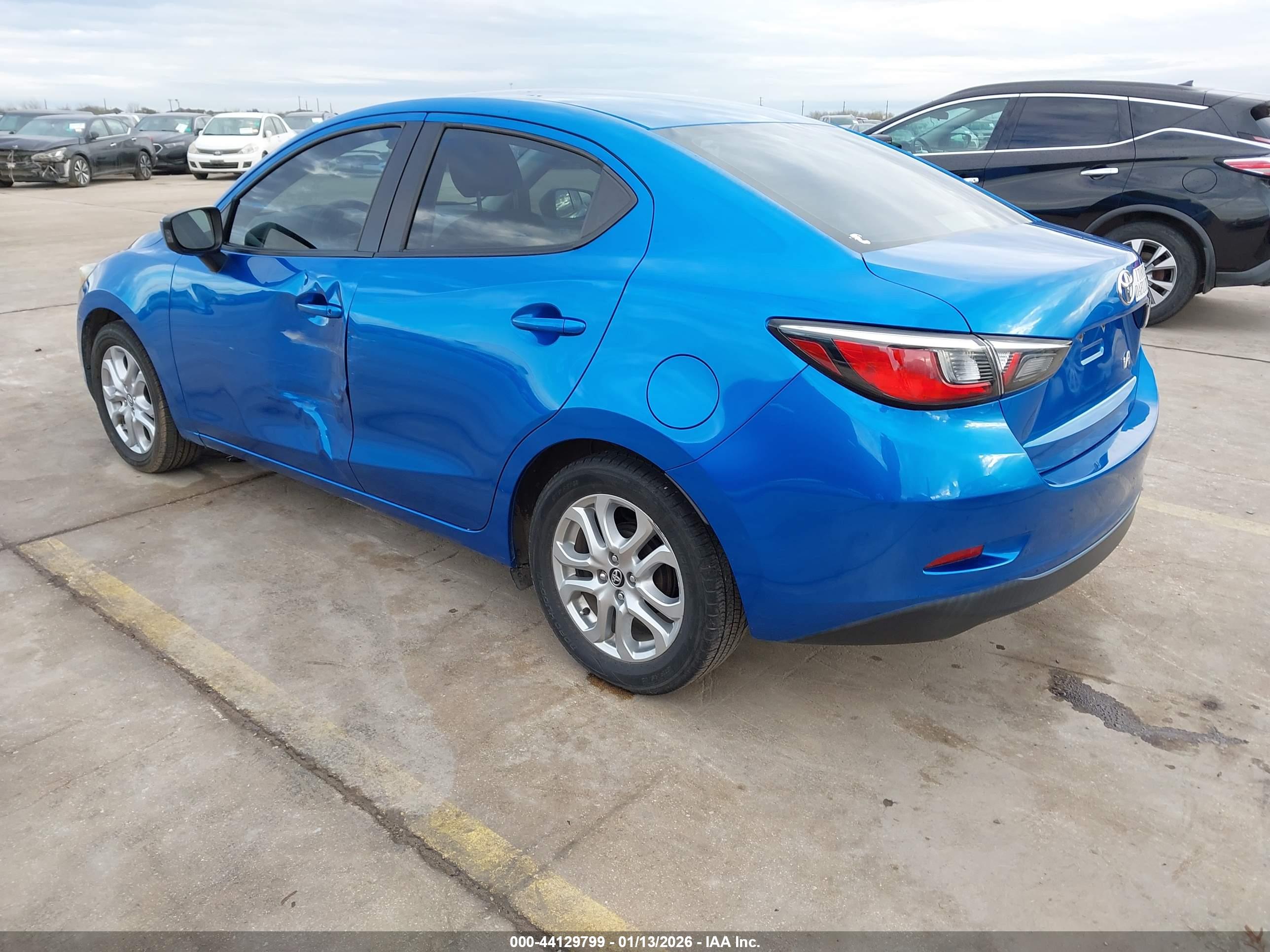 TOYOTA YARIS image 3