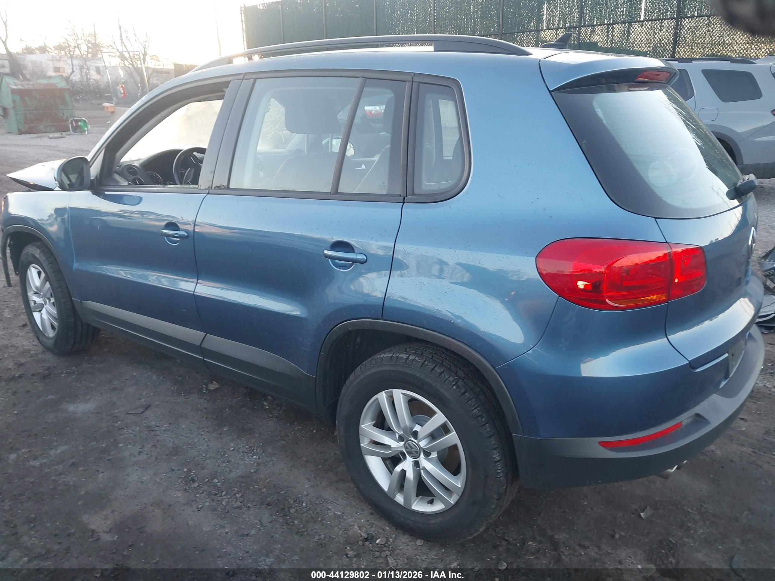 VOLKSWAGEN TIGUAN image 3