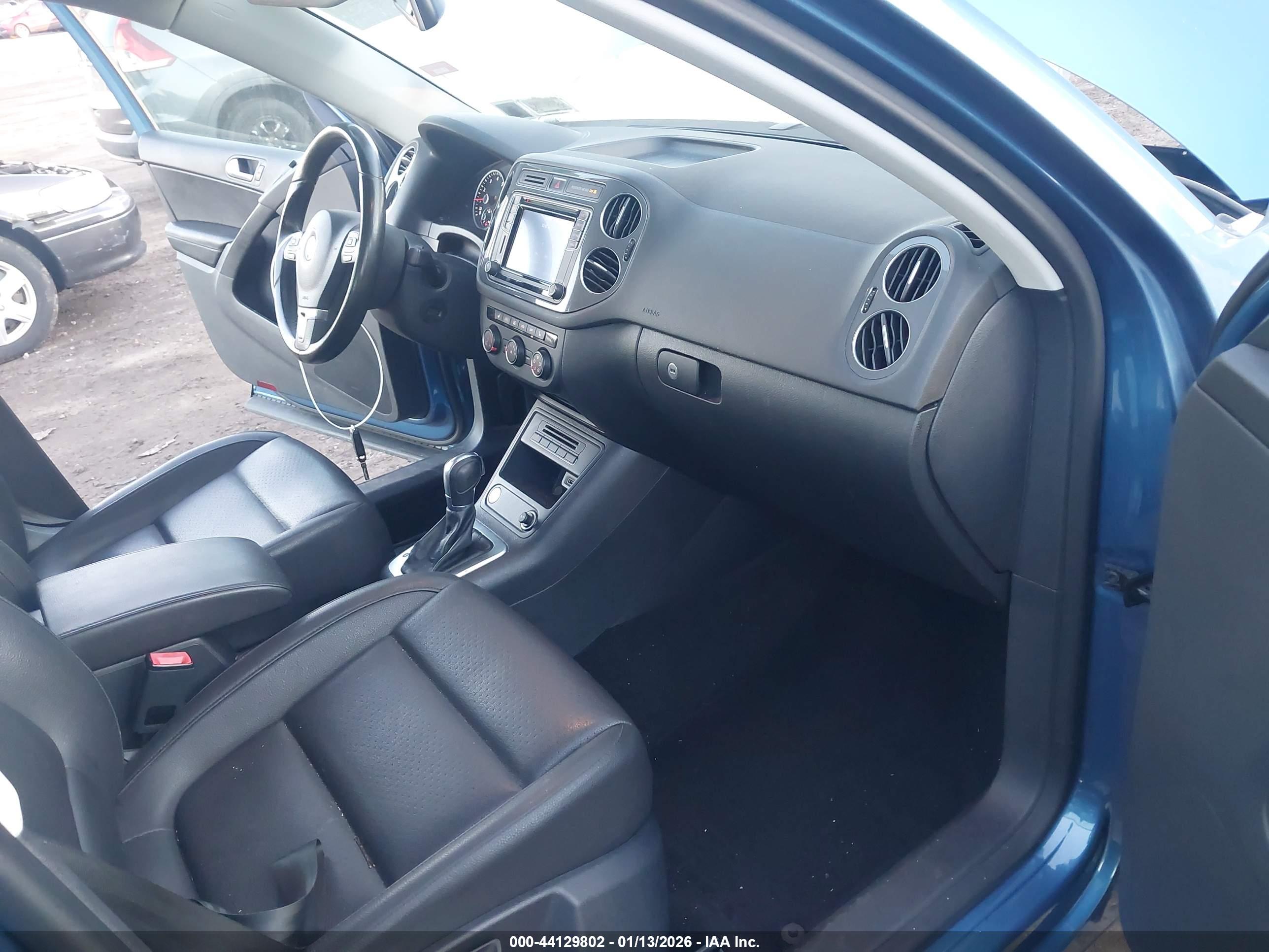 VOLKSWAGEN TIGUAN image 5