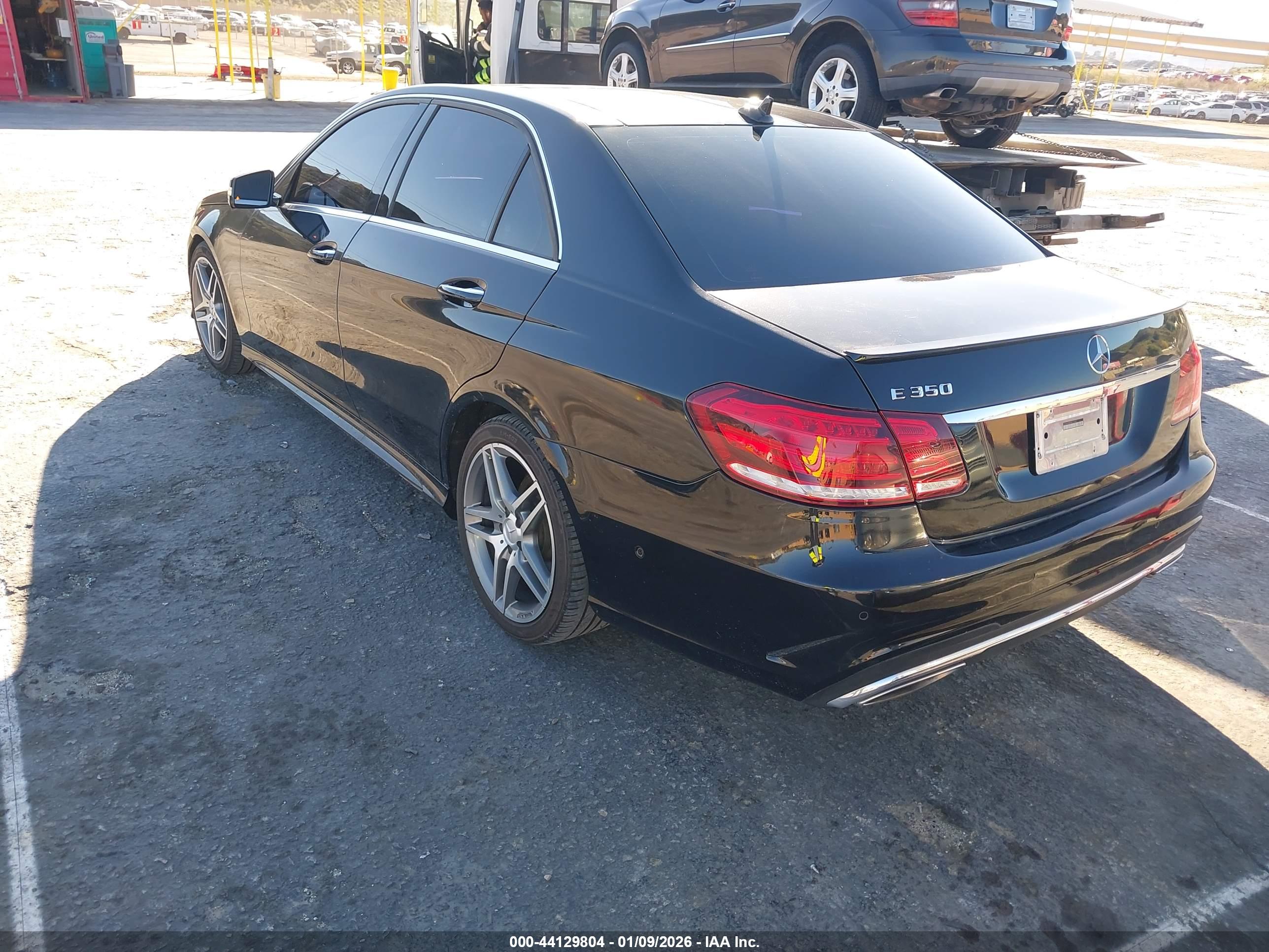MERCEDES-BENZ E image 3