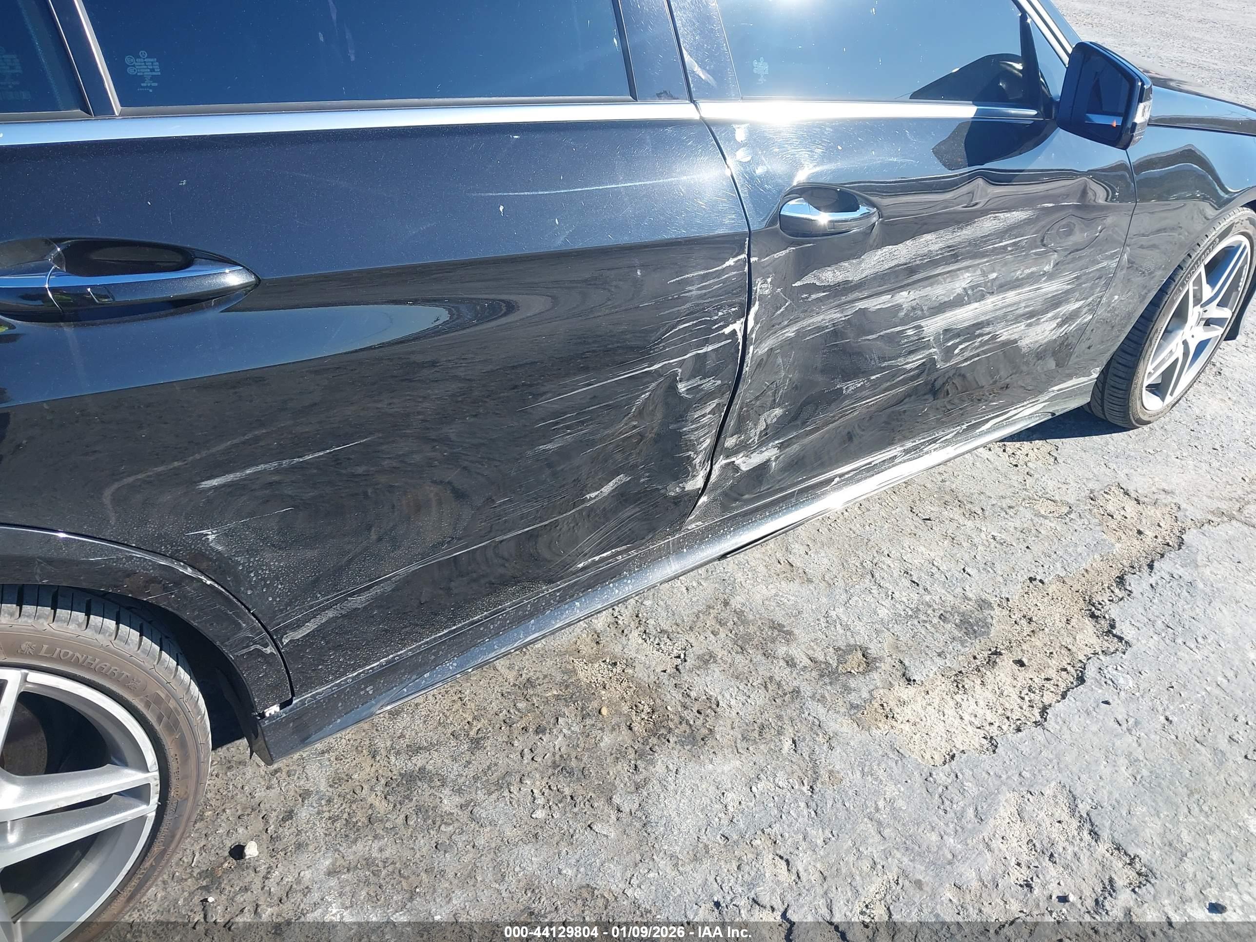 MERCEDES-BENZ E image 6