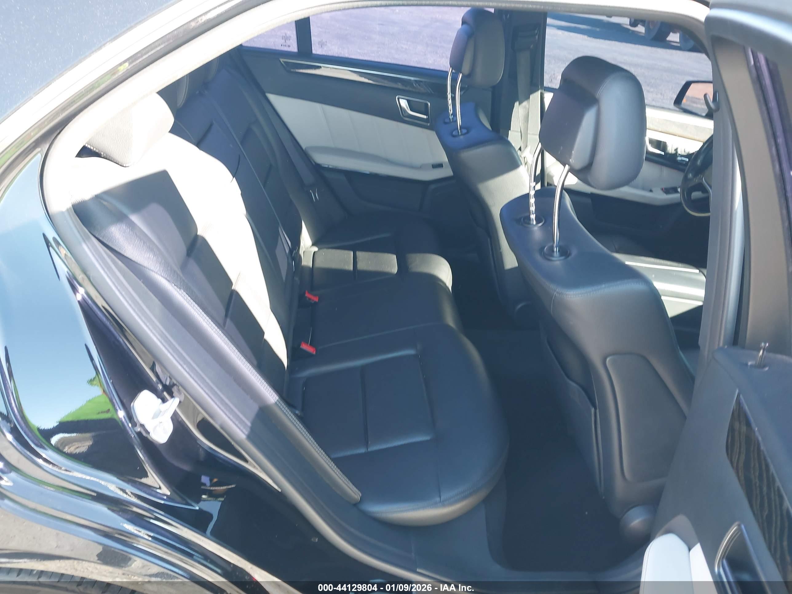 MERCEDES-BENZ E image 8