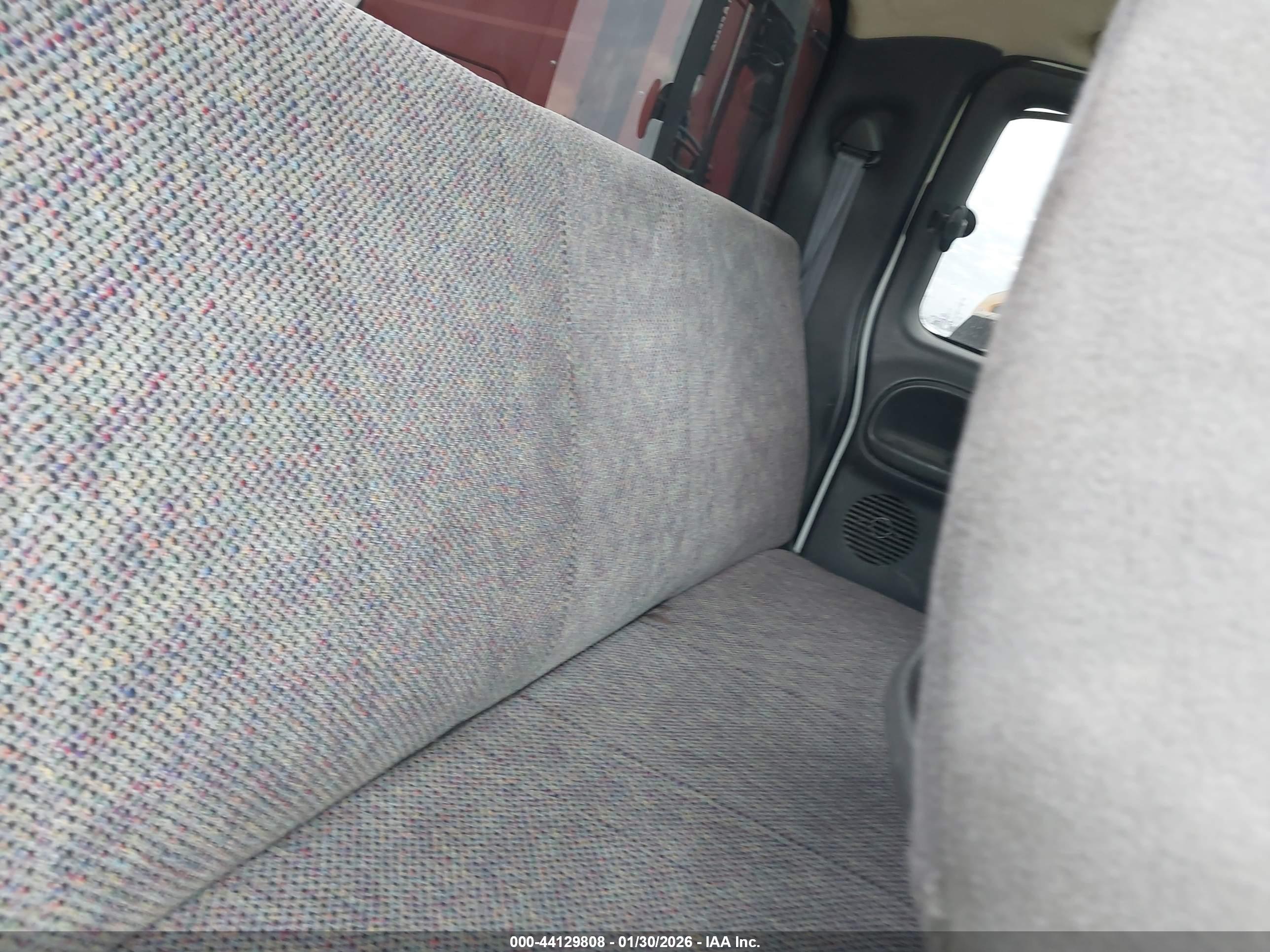 DODGE RAM image 7