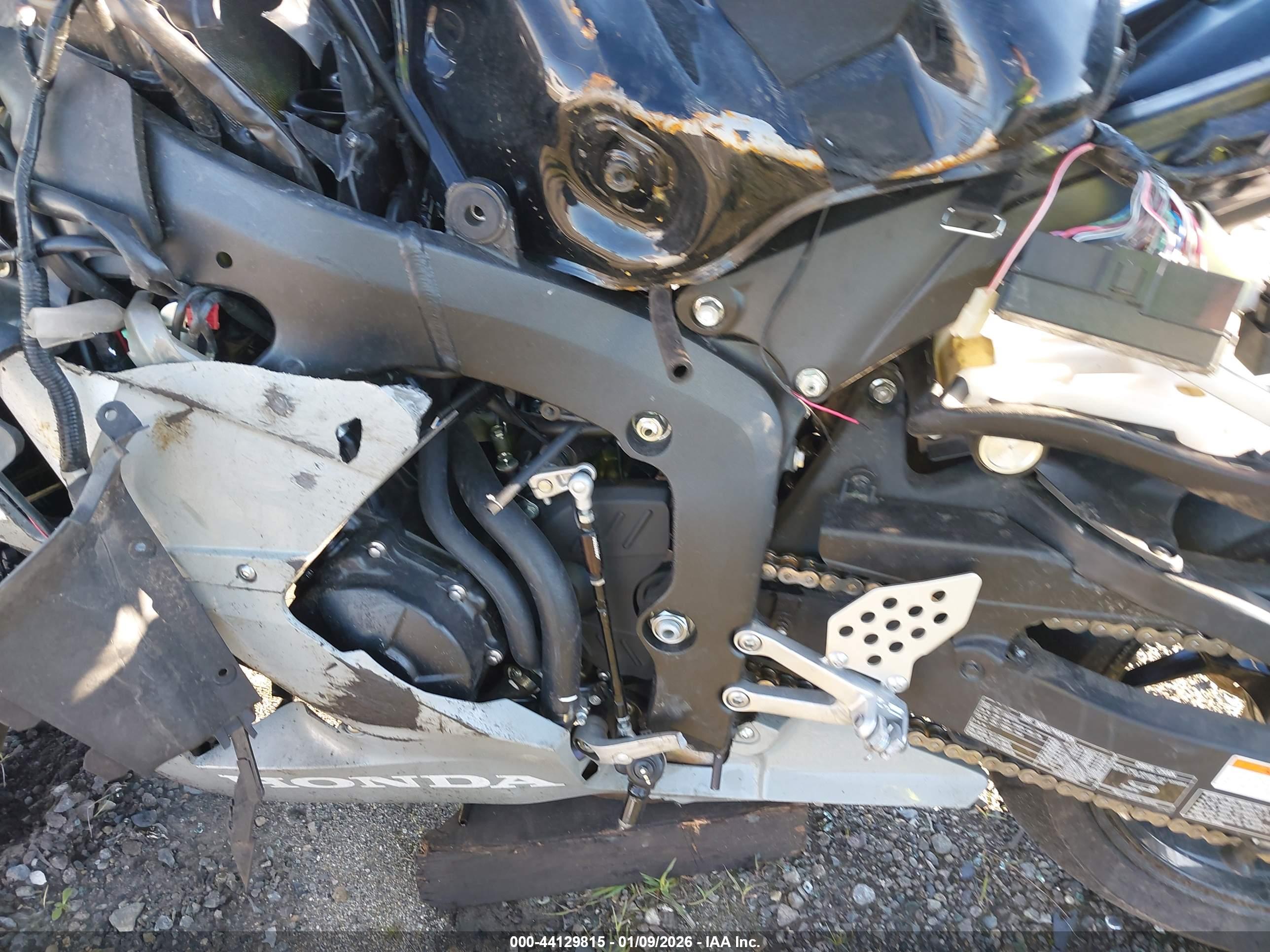 HONDA CBR600 image 9