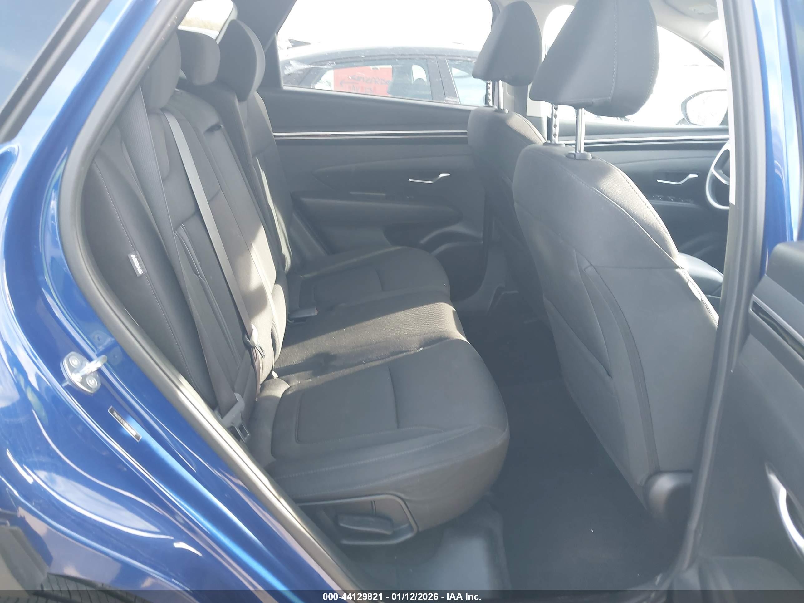 HYUNDAI TUCSON image 8