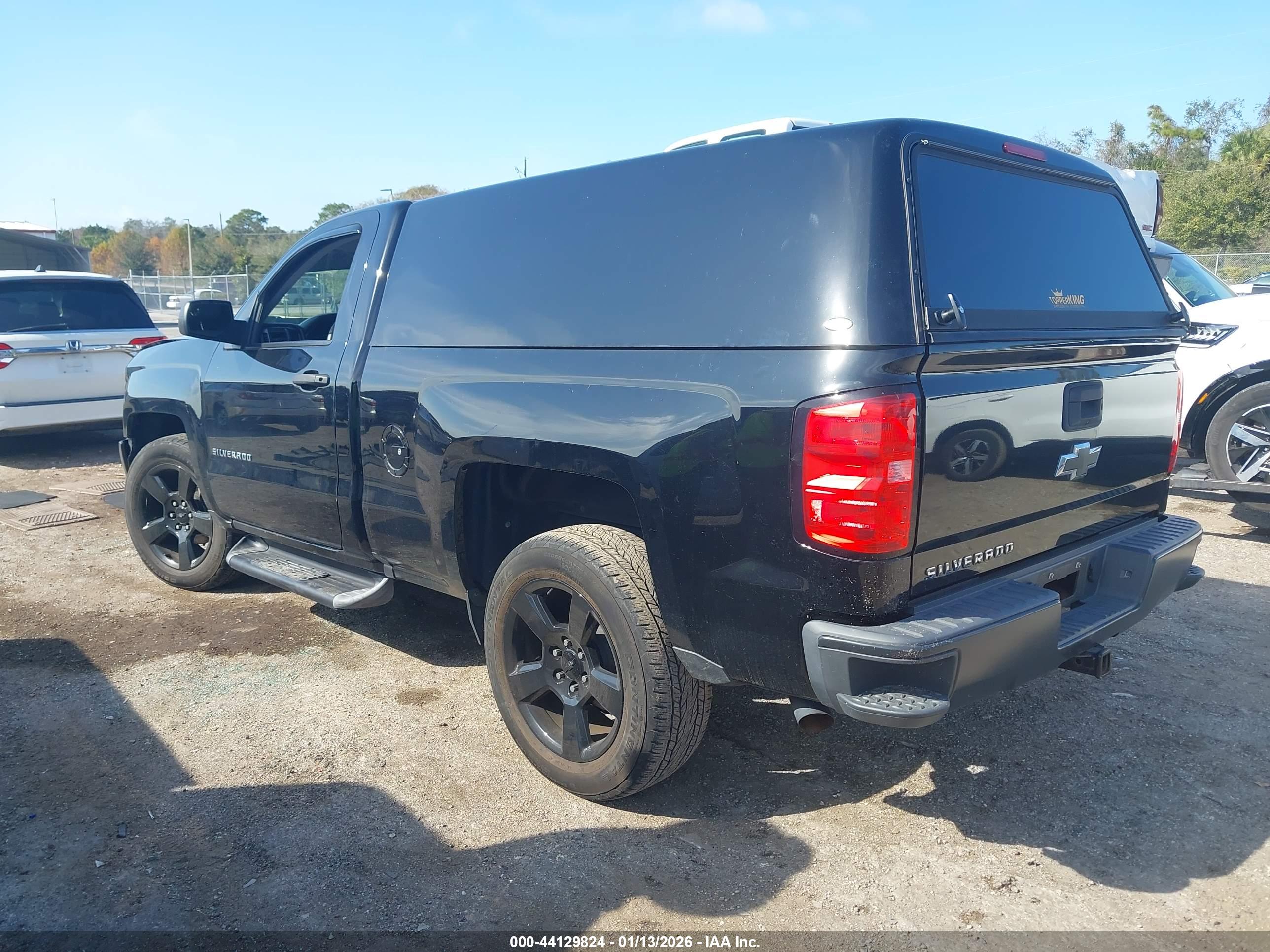 CHEVROLET SILVERADO image 3