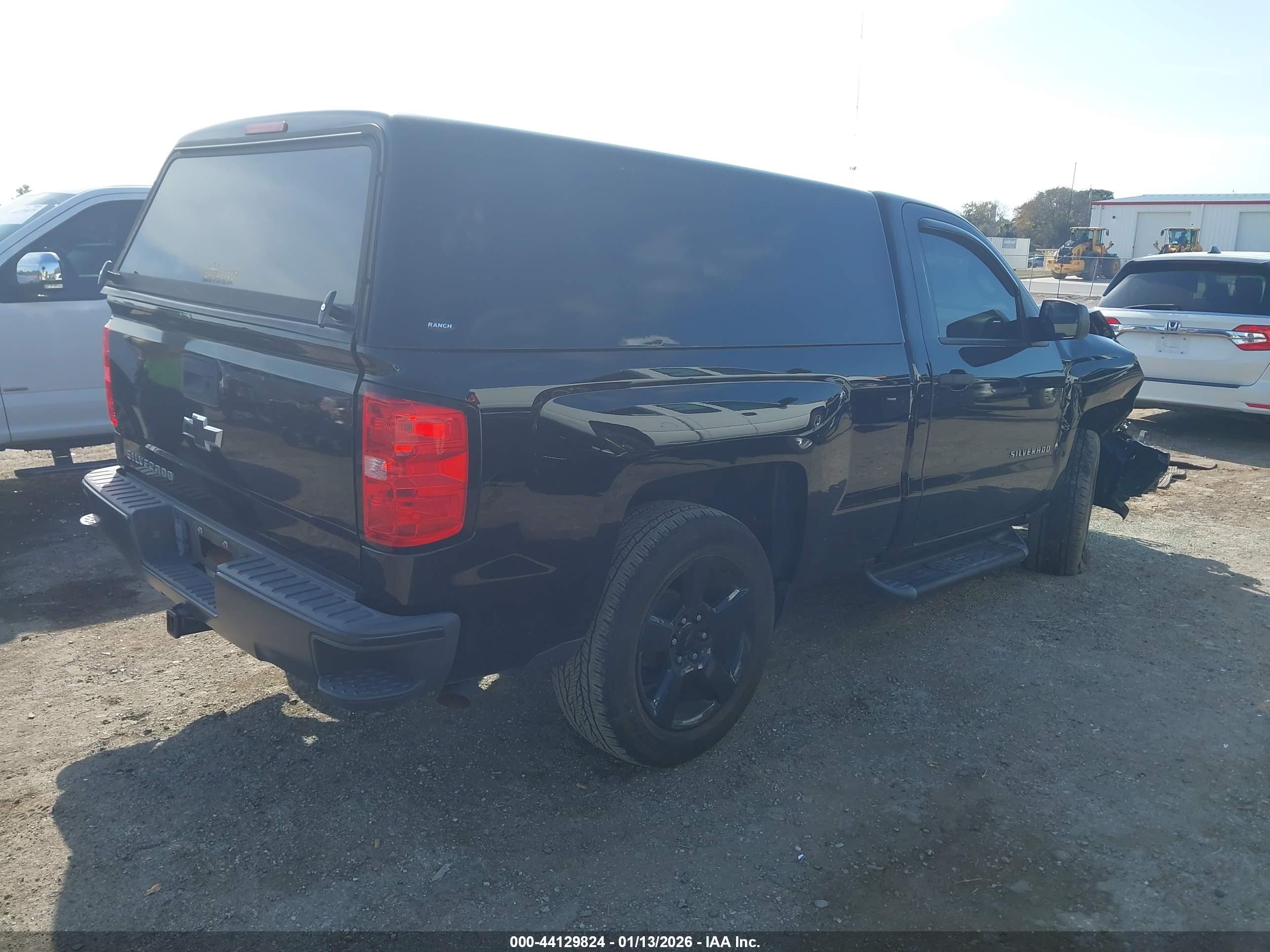 CHEVROLET SILVERADO image 4