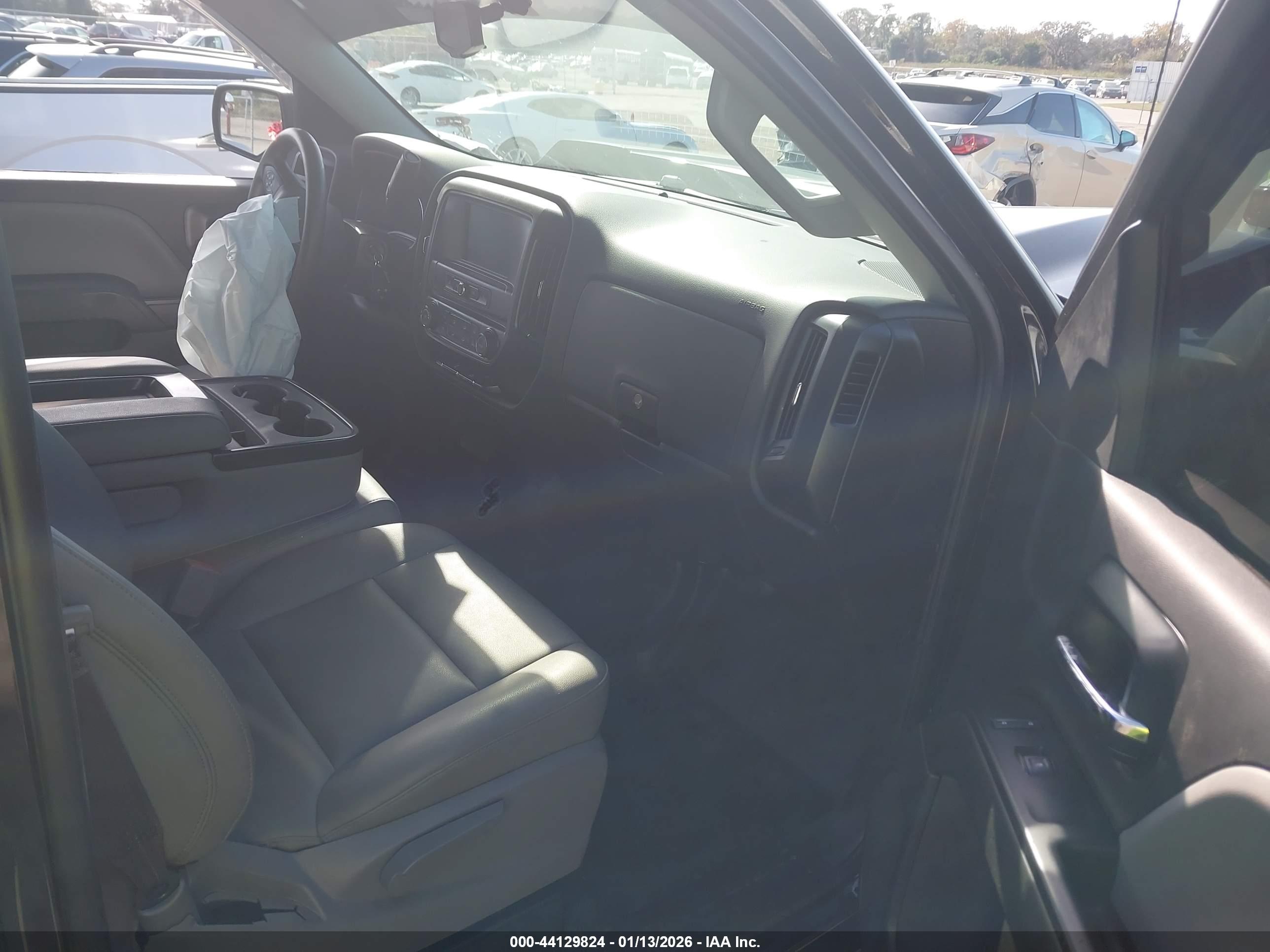CHEVROLET SILVERADO image 5