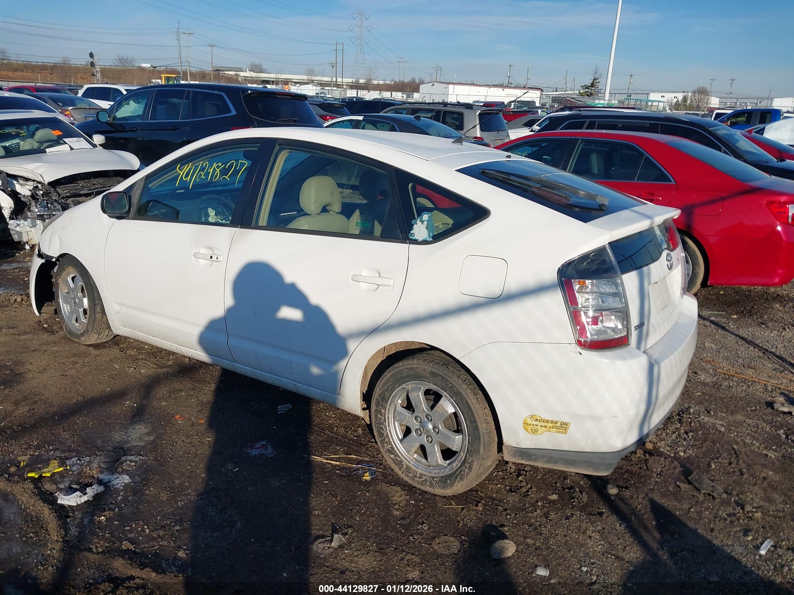 TOYOTA PRIUS image 3