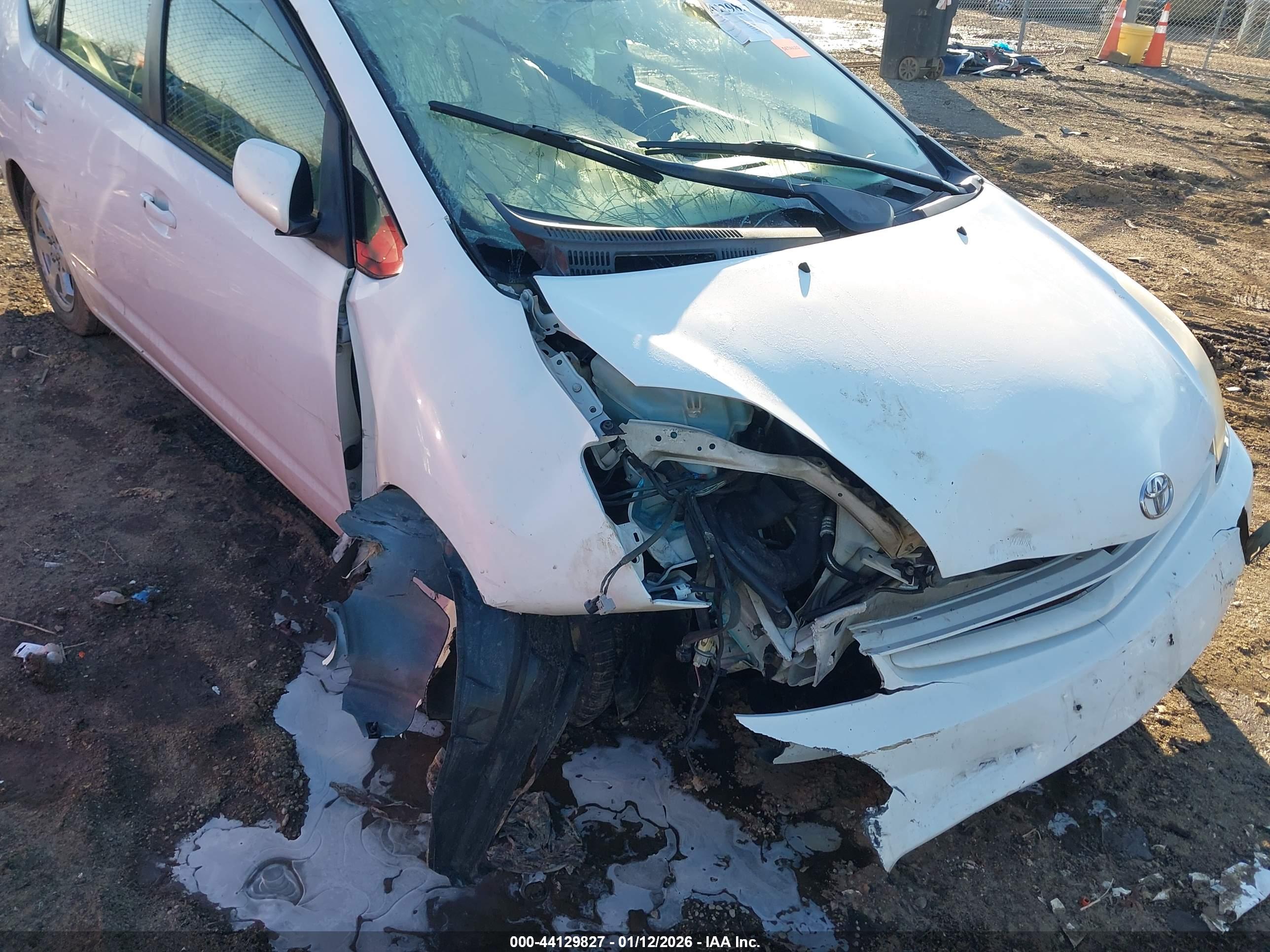 TOYOTA PRIUS image 6