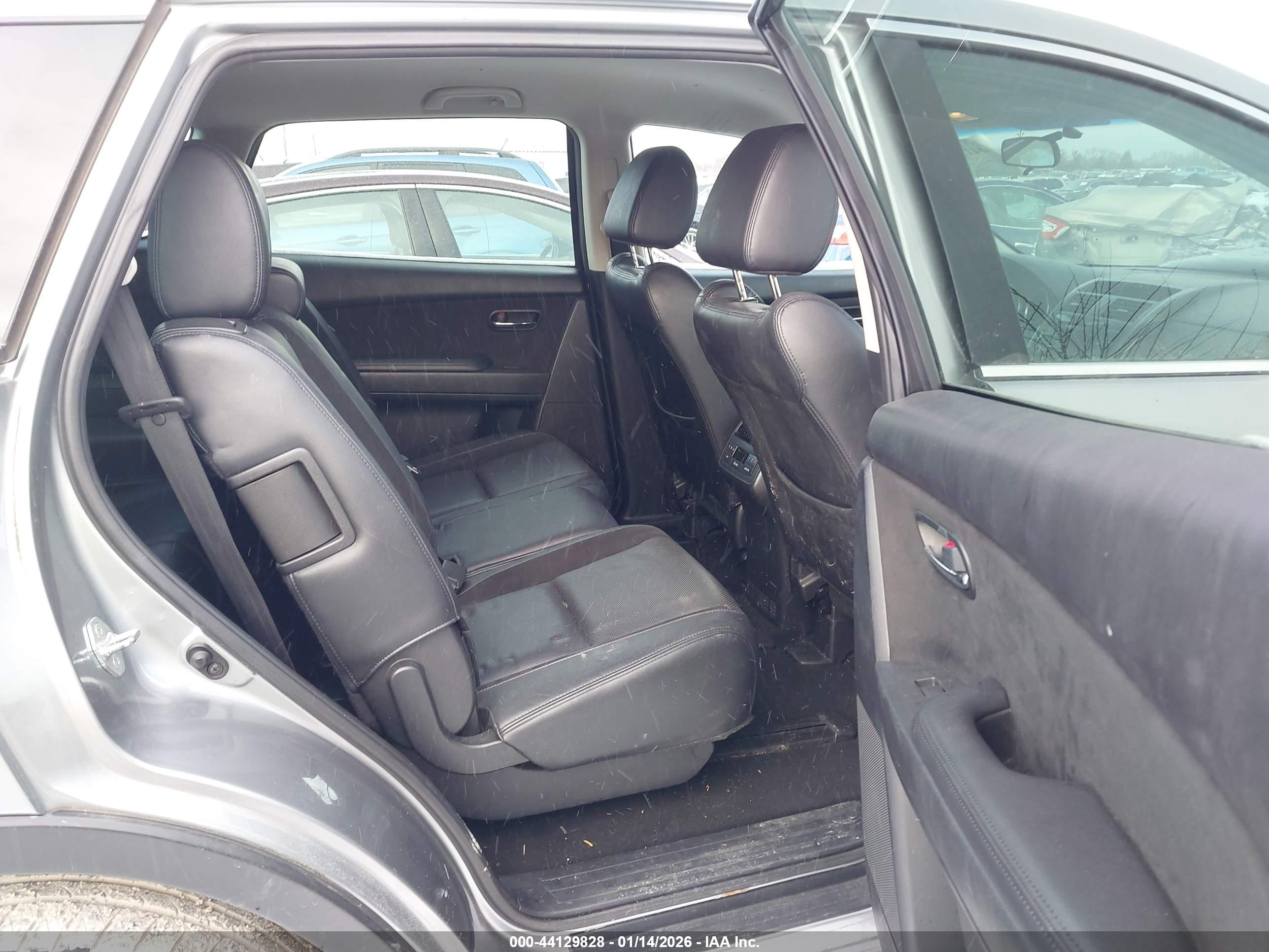 MAZDA CX-9 image 8