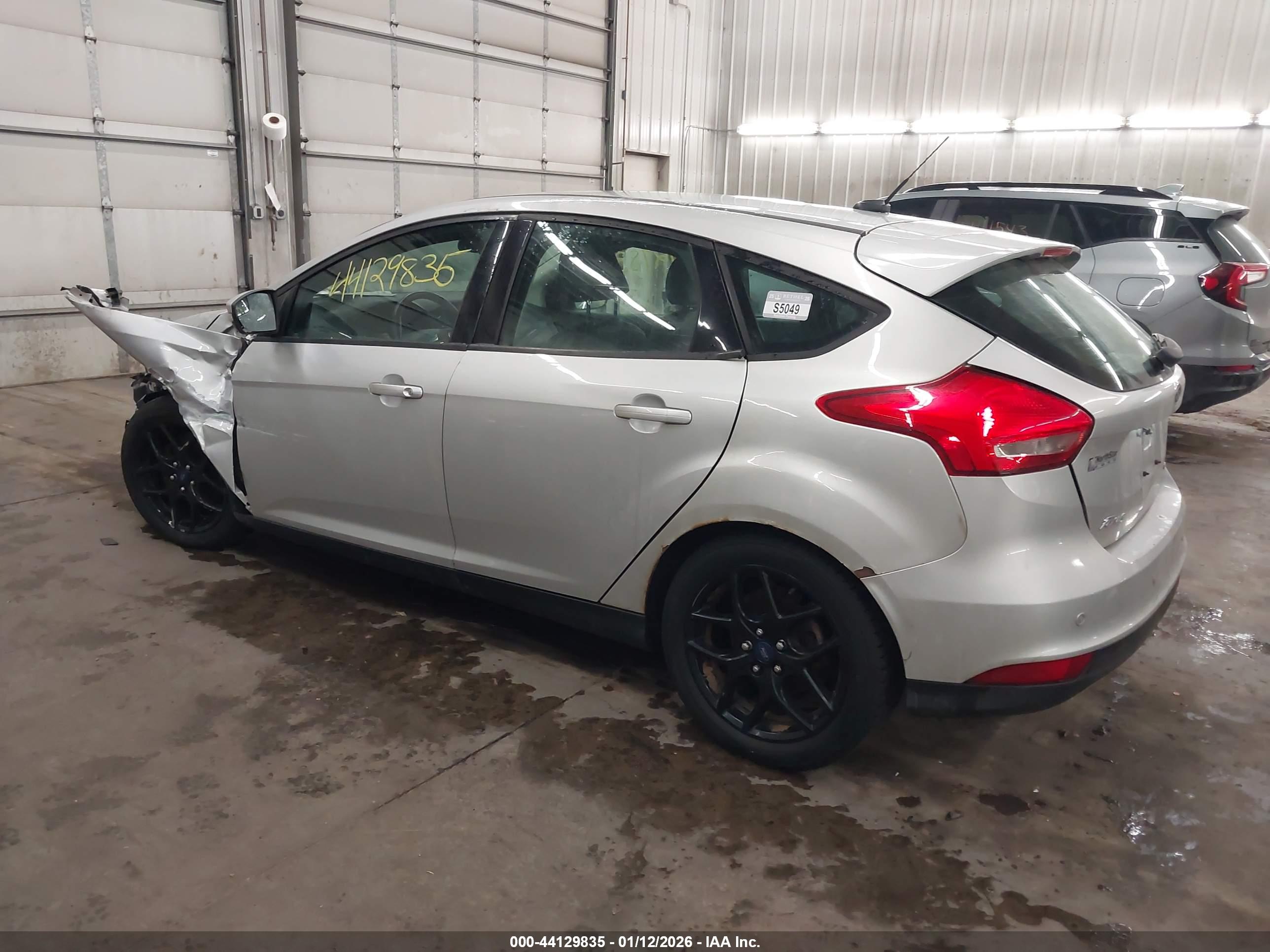 FORD FOCUS image 3