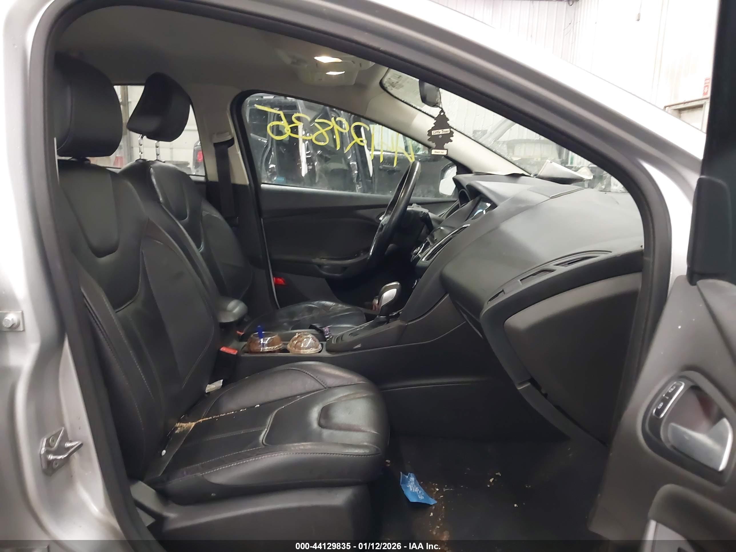 FORD FOCUS image 5