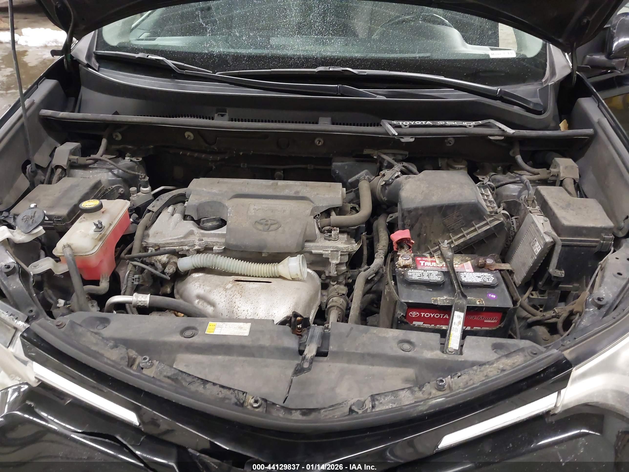 TOYOTA RAV4 image 10